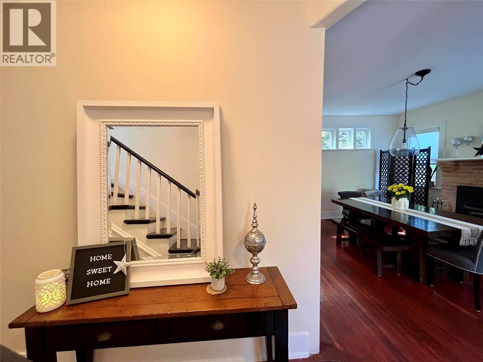 2070 Riverside Avenue, Trail, British Columbia  V1R 3Z4 - Photo 7 - 10386082