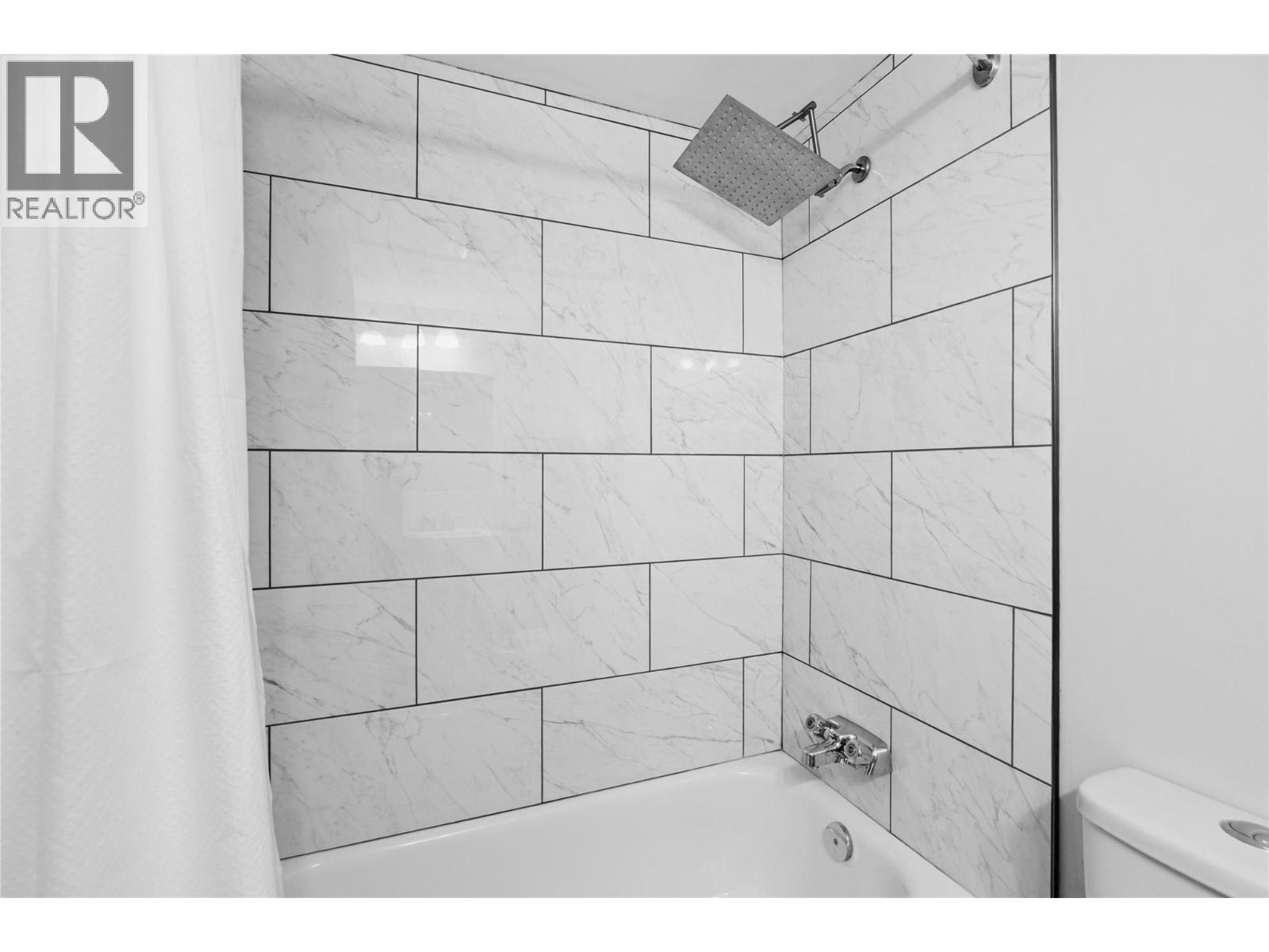 922 Dynes Avenue Unit# 207, Penticton, British Columbia  V2A 1B8 - Photo 13 - 10385926