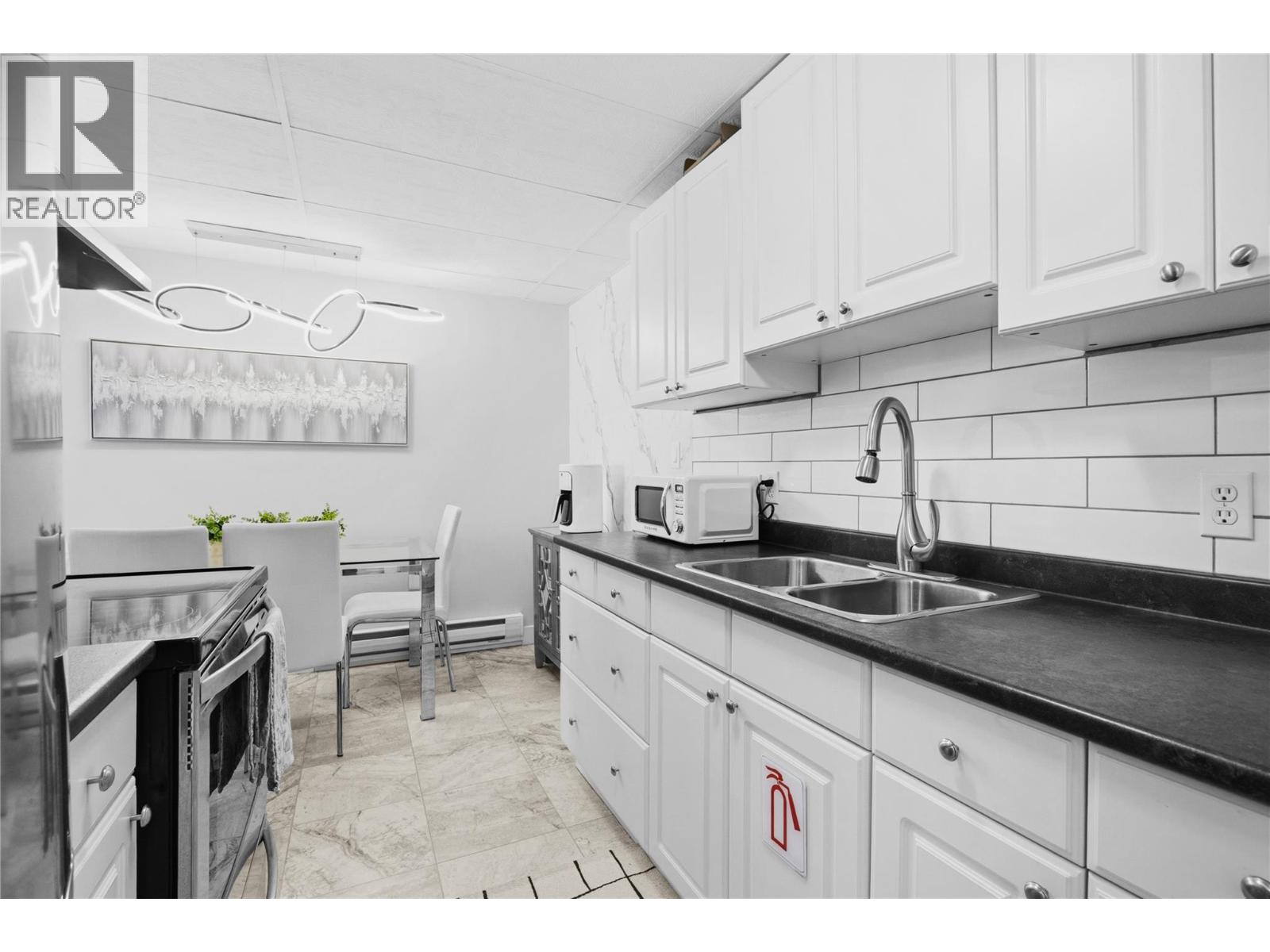 922 Dynes Avenue Unit# 207, Penticton, British Columbia  V2A 1B8 - Photo 6 - 10385926