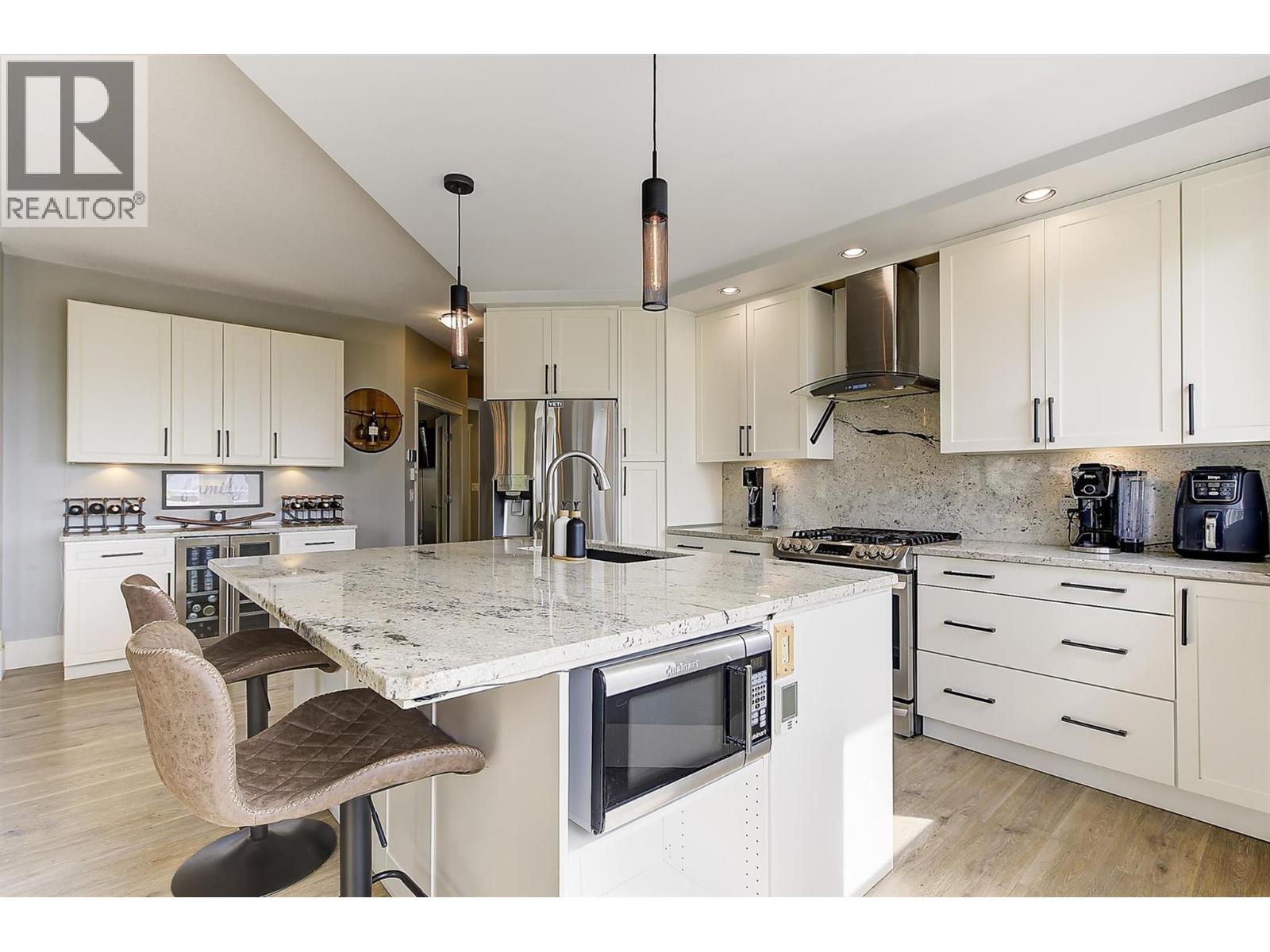 1027 James Hockey Place, Kelowna, British Columbia  V1X 7L2 - Photo 19 - 10385859