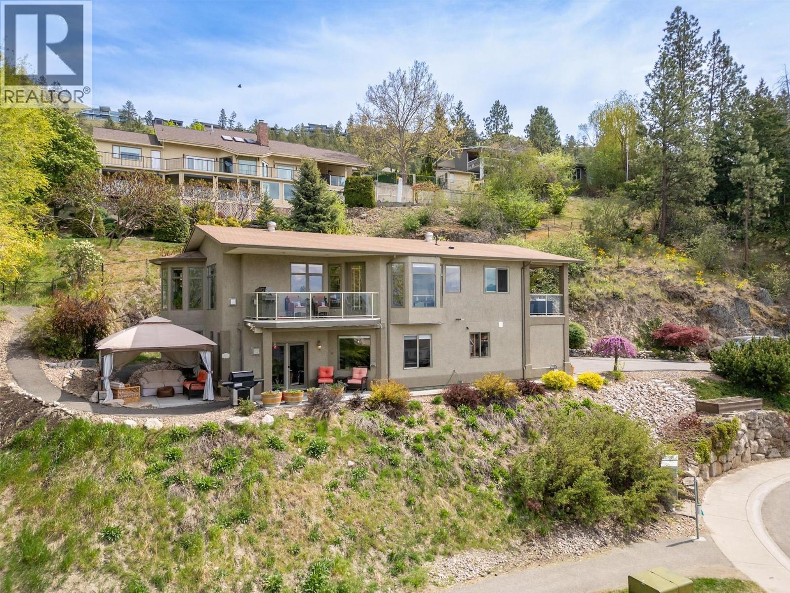 1027 James Hockey Place, Kelowna, British Columbia  V1X 7L2 - Photo 2 - 10385859