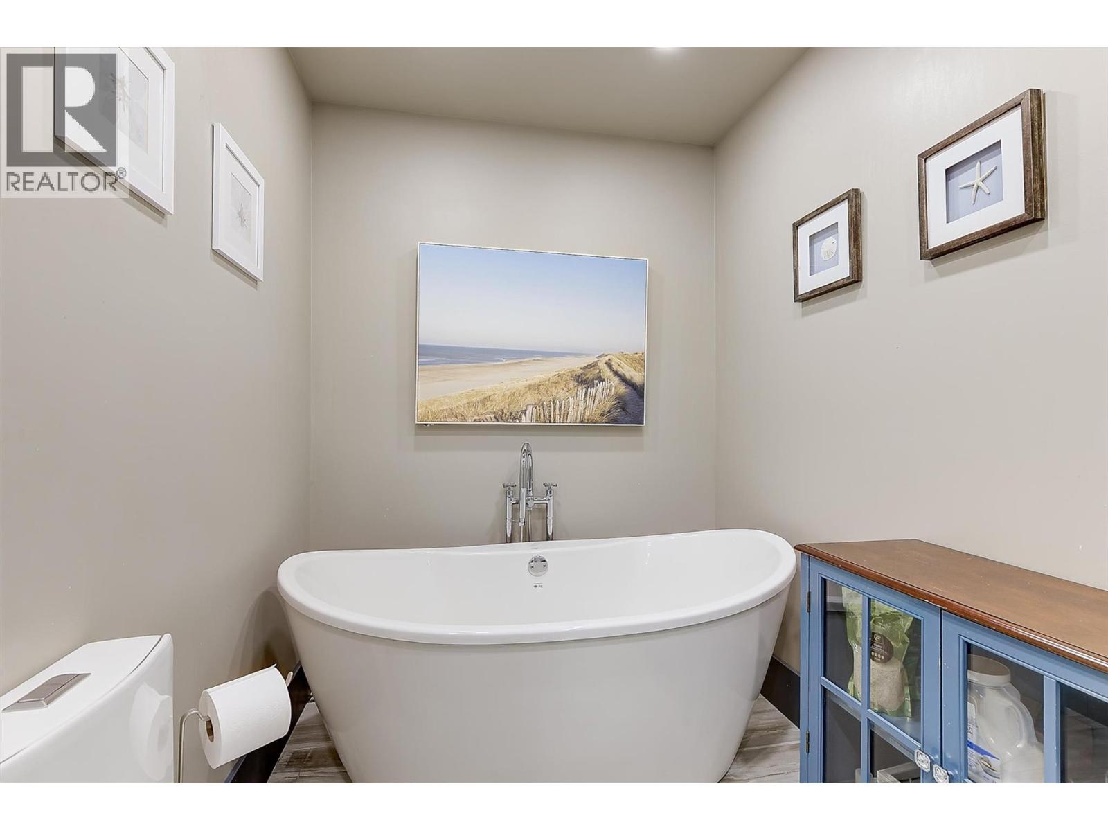 1027 James Hockey Place, Kelowna, British Columbia  V1X 7L2 - Photo 33 - 10385859