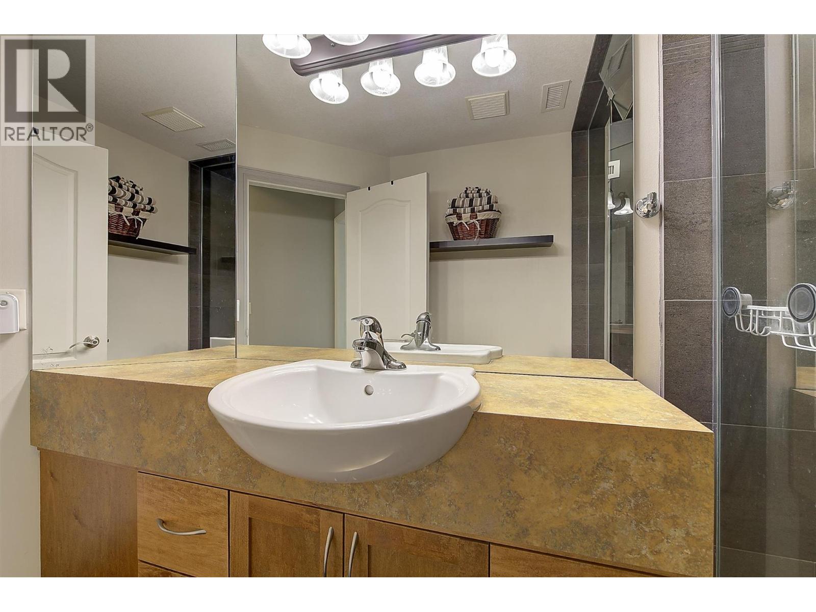1027 James Hockey Place, Kelowna, British Columbia  V1X 7L2 - Photo 39 - 10385859