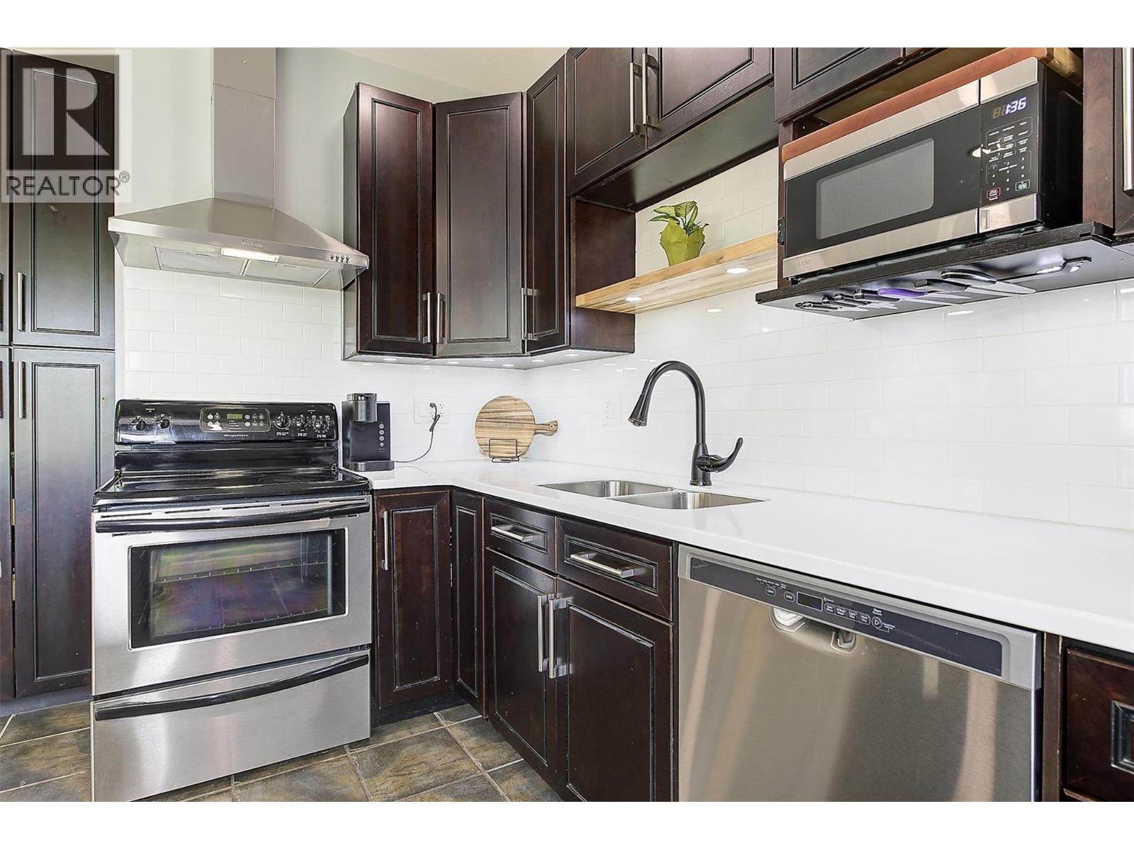 1027 James Hockey Place, Kelowna, British Columbia  V1X 7L2 - Photo 72 - 10385859