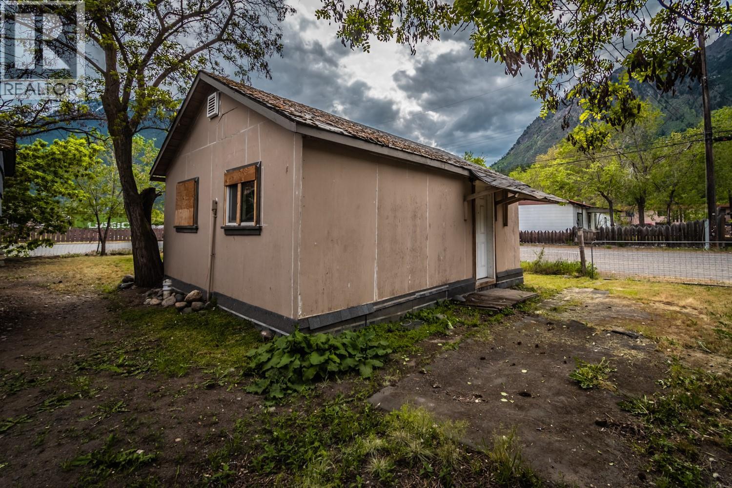 57 12th Avenue, Lillooet, British Columbia  V0K 1V0 - Photo 11 - 10386080