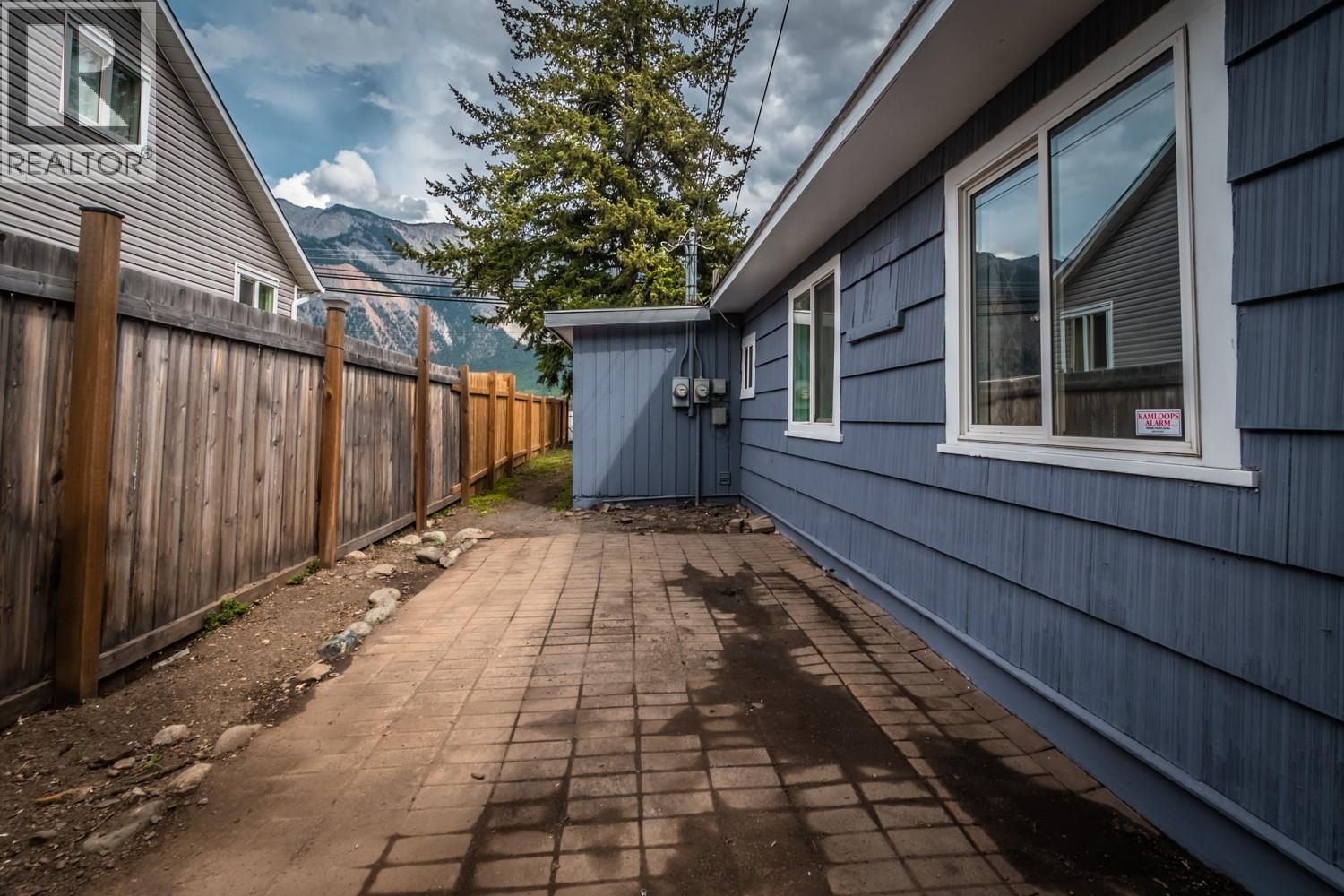 57 12th Avenue, Lillooet, British Columbia  V0K 1V0 - Photo 13 - 10386080
