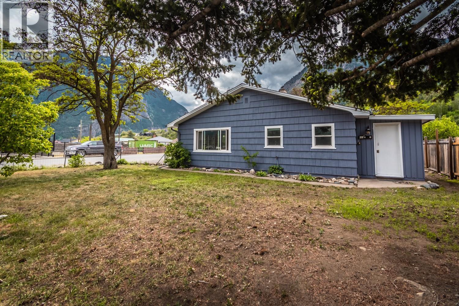 57 12th Avenue, Lillooet, British Columbia  V0K 1V0 - Photo 16 - 10386080
