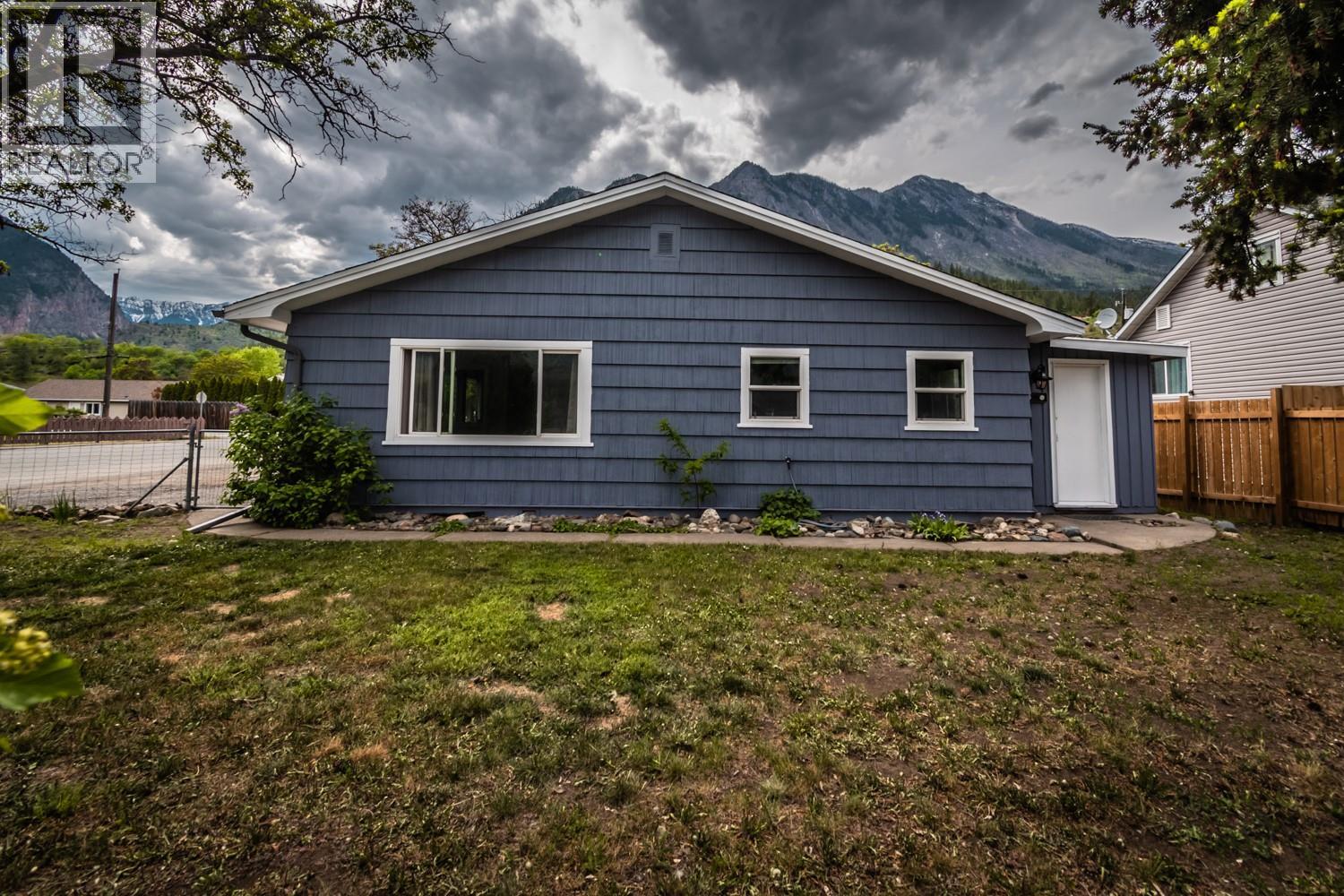 57 12th Avenue, Lillooet, British Columbia  V0K 1V0 - Photo 17 - 10386080