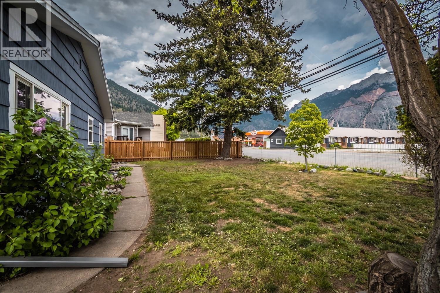 57 12th Avenue, Lillooet, British Columbia  V0K 1V0 - Photo 6 - 10386080