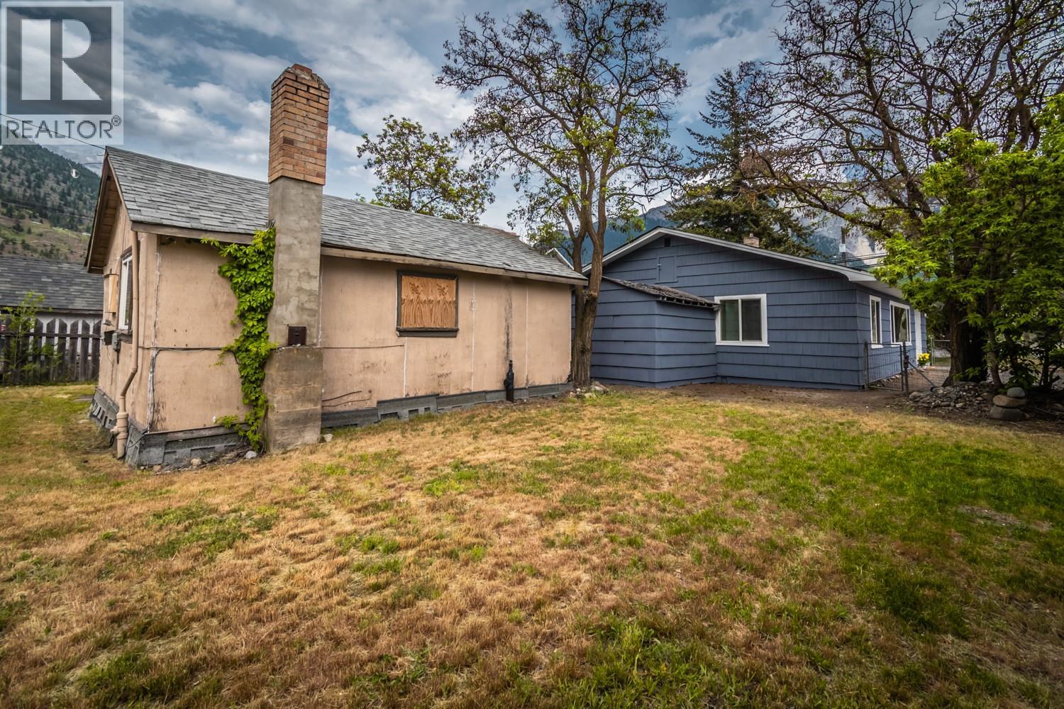 57 12th Avenue, Lillooet, British Columbia  V0K 1V0 - Photo 9 - 10386080
