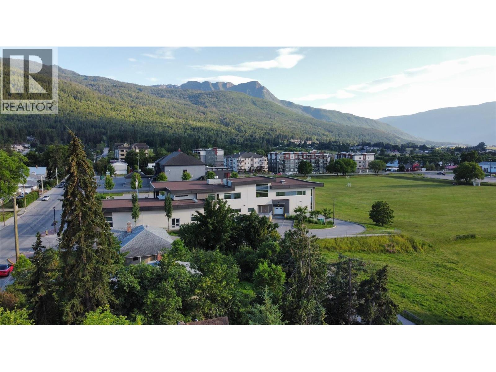 161 Shuswap Street Sw, Salmon Arm, British Columbia  V1E 4N2 - Photo 10 - 10386020