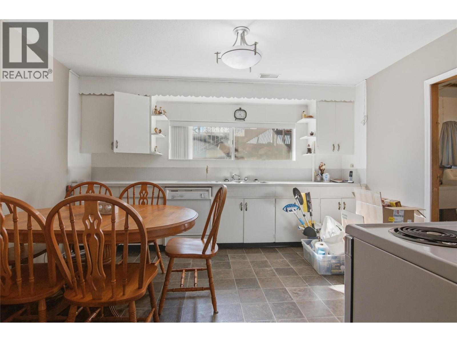 236 Spruce Avenue, Kamloops, British Columbia  V2B 1J1 - Photo 3 - 10386206