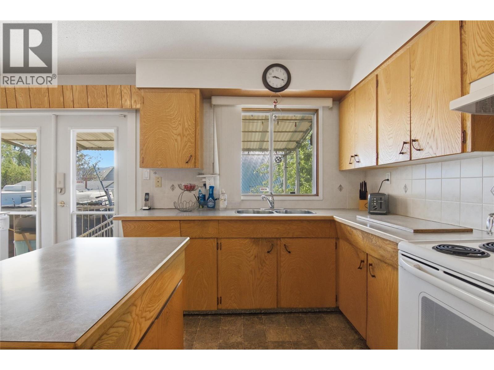 236 Spruce Avenue, Kamloops, British Columbia  V2B 1J1 - Photo 7 - 10386206