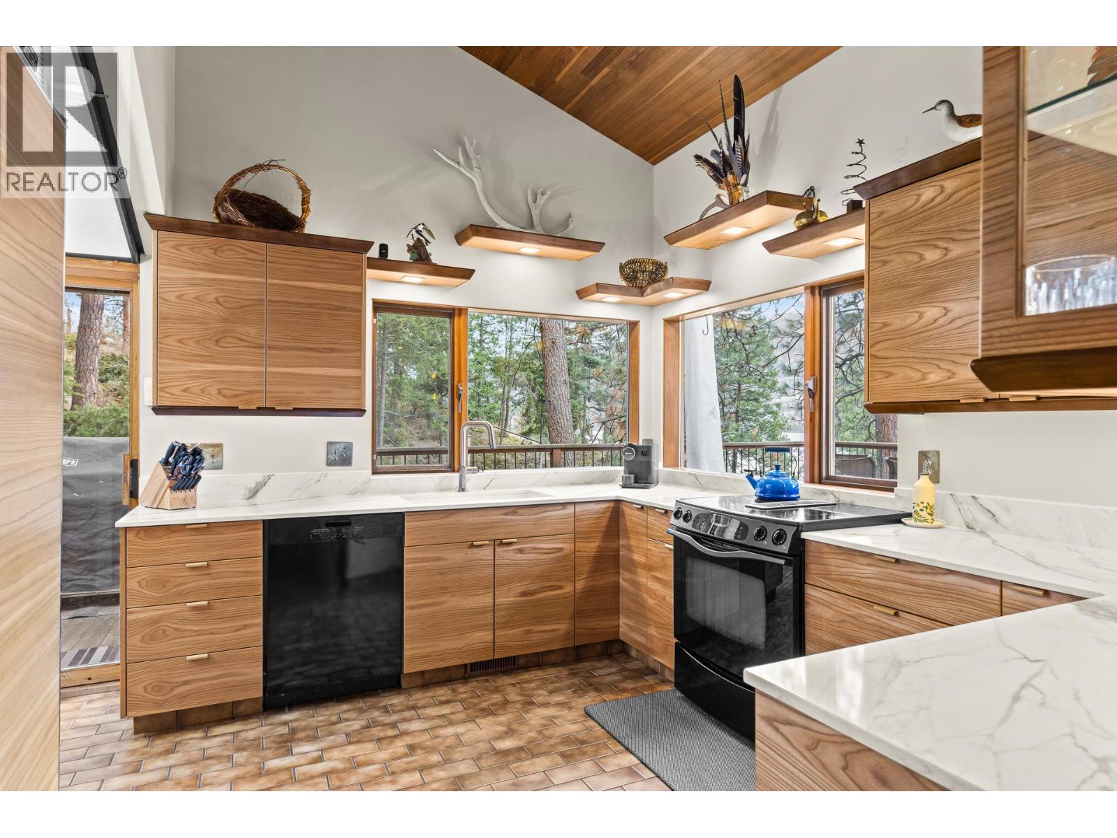 2765 Arthur Road, Kelowna, British Columbia  V1V 7P9 - Photo 8 - 10386104