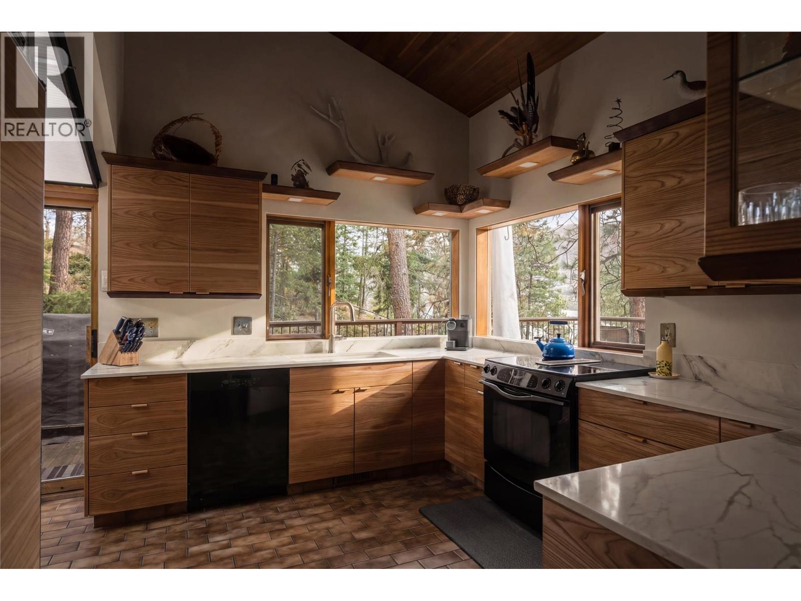 2765 Arthur Road, Kelowna, British Columbia  V1V 7P9 - Photo 9 - 10386104