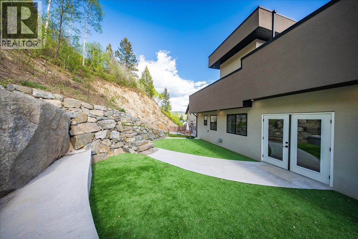 934 Redstone Drive, Rossland, British Columbia  V0G 1Y0 - Photo 13 - 10386241