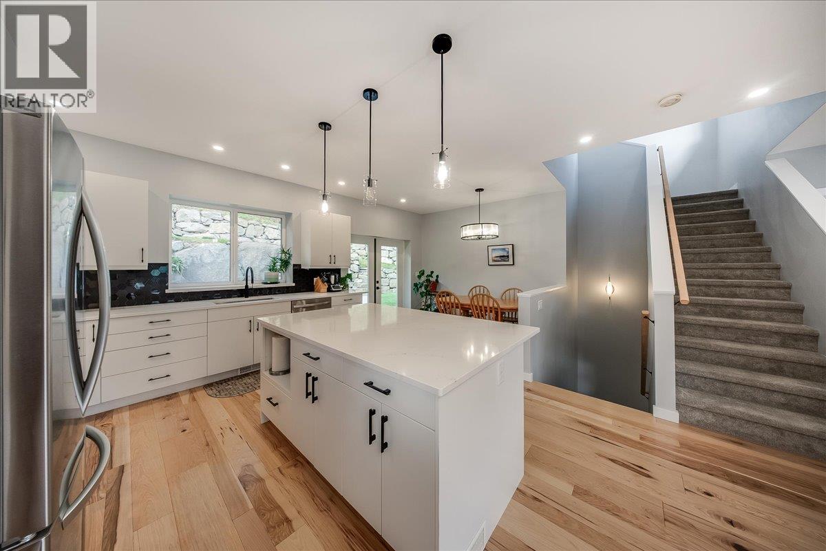 934 Redstone Drive, Rossland, British Columbia  V0G 1Y0 - Photo 6 - 10386241