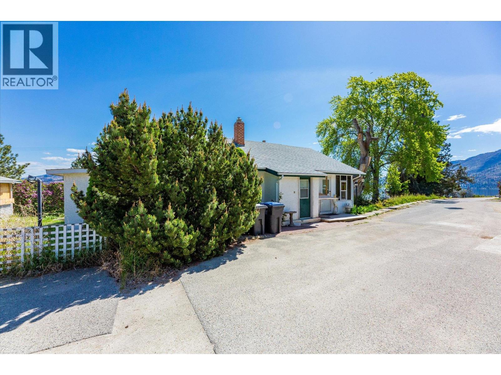 6488 Renfrew Road, Peachland, British Columbia  V0H 1X7 - Photo 12 - 10386173
