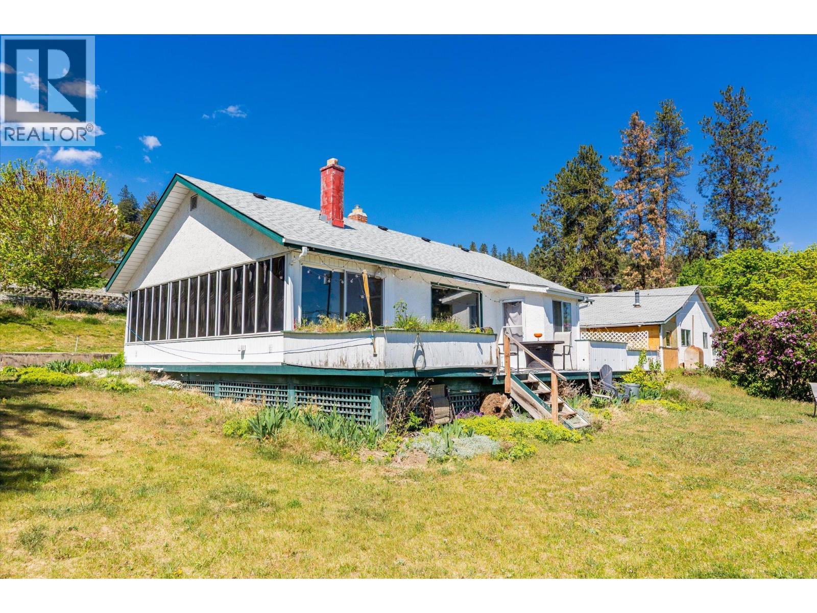 6488 Renfrew Road, peachland, British Columbia