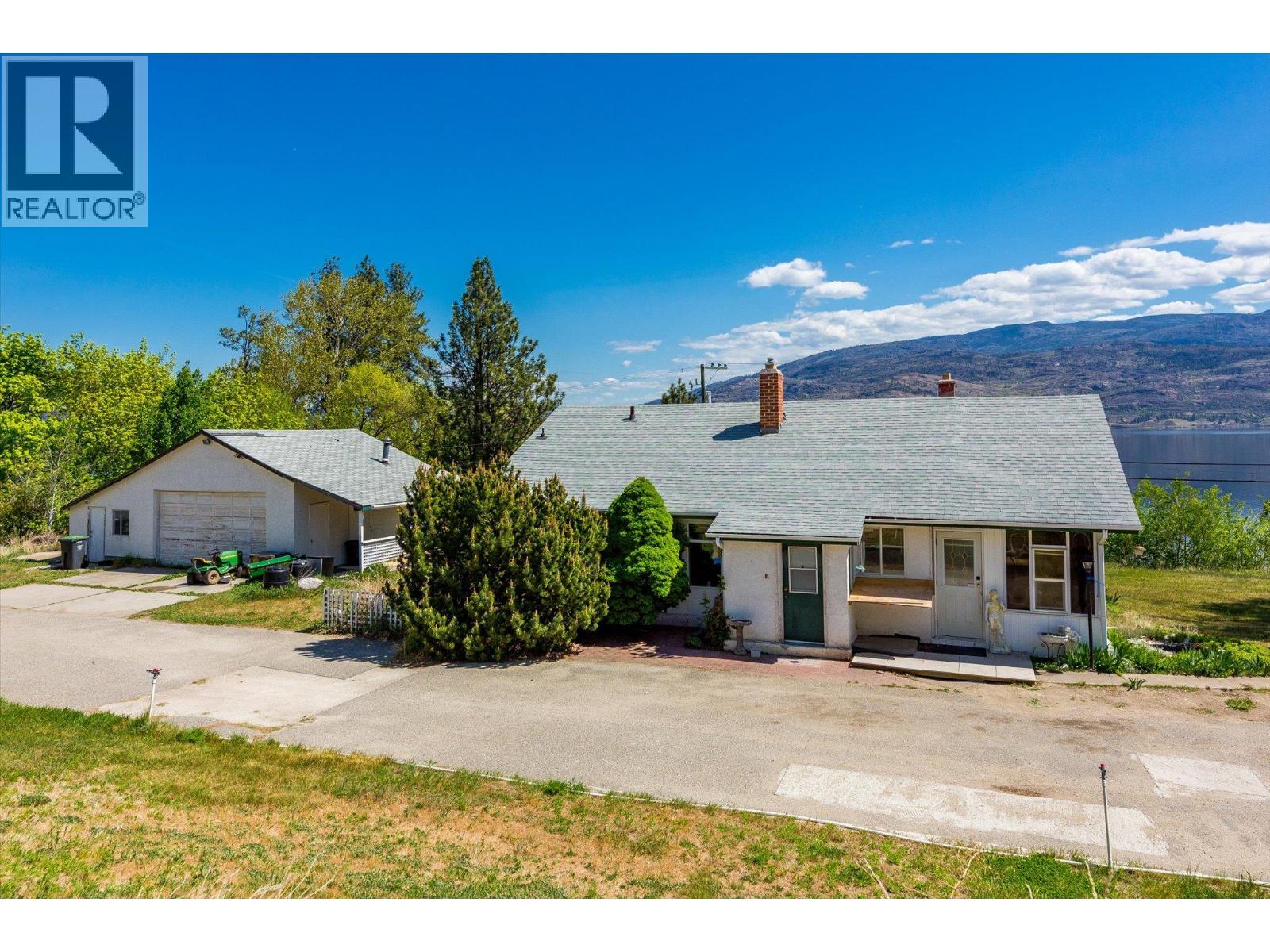 6488 Renfrew Road, Peachland, British Columbia  V0H 1X7 - Photo 2 - 10386165