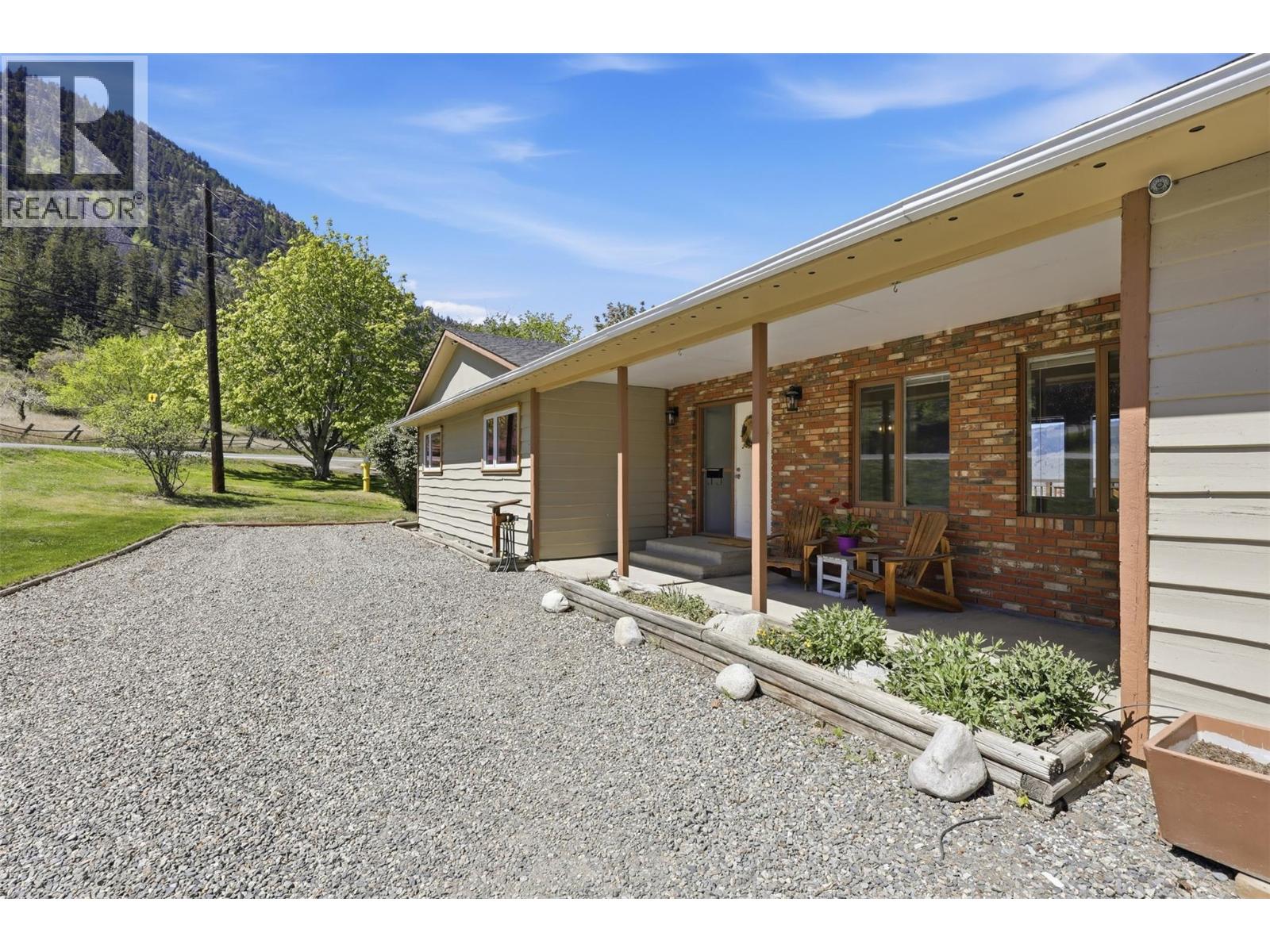 1496 Todd Road, Kamloops, British Columbia  V2C 5B5 - Photo 3 - 10383065