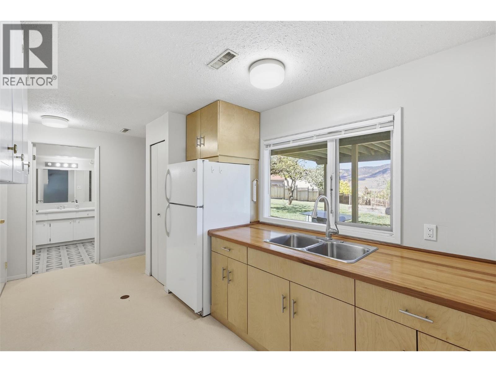 1496 Todd Road, Kamloops, British Columbia  V2C 5B5 - Photo 32 - 10383065