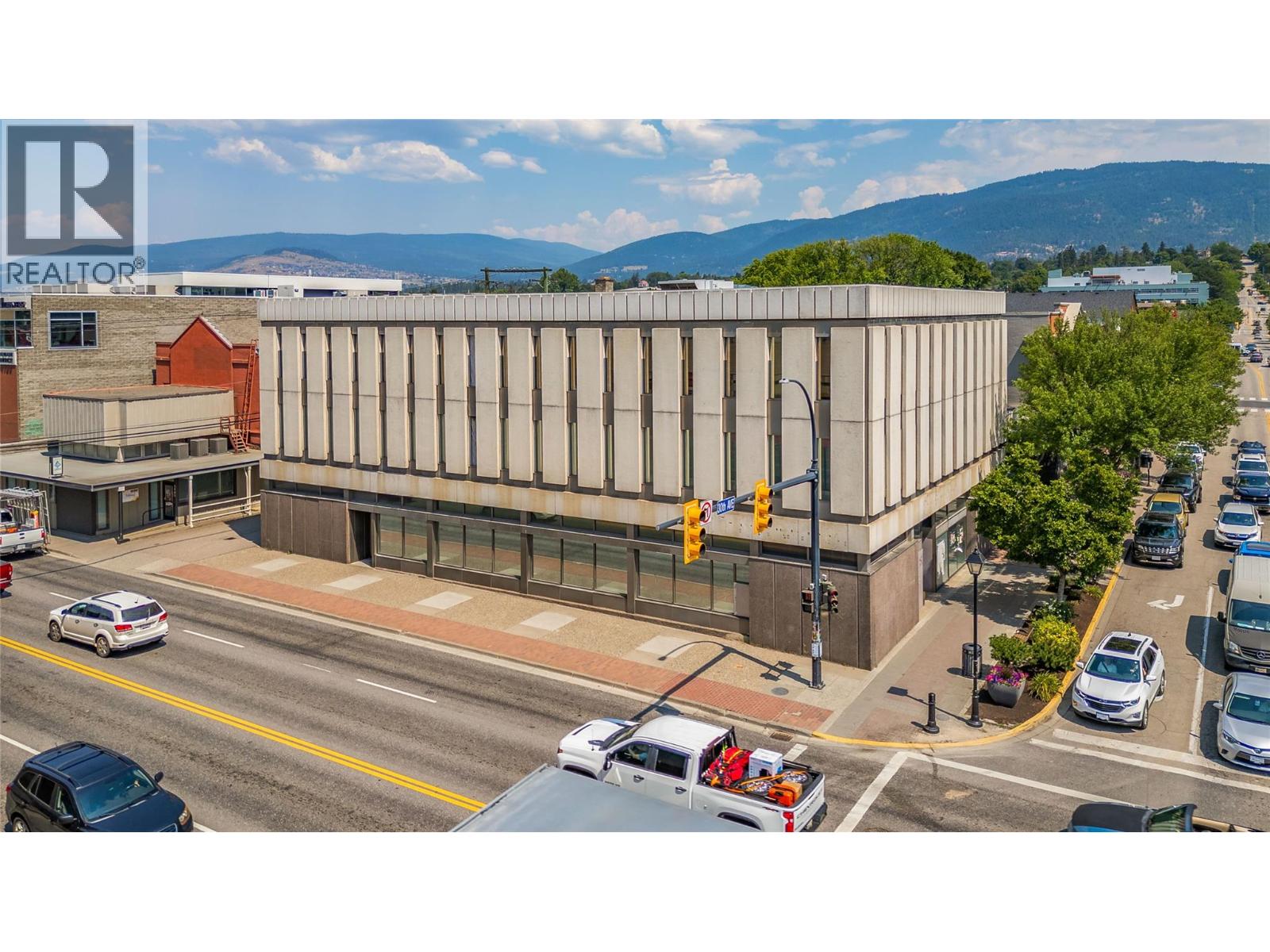 3131 30th Avenue, Vernon, British Columbia  V1T 5M4 - Photo 2 - 10385996