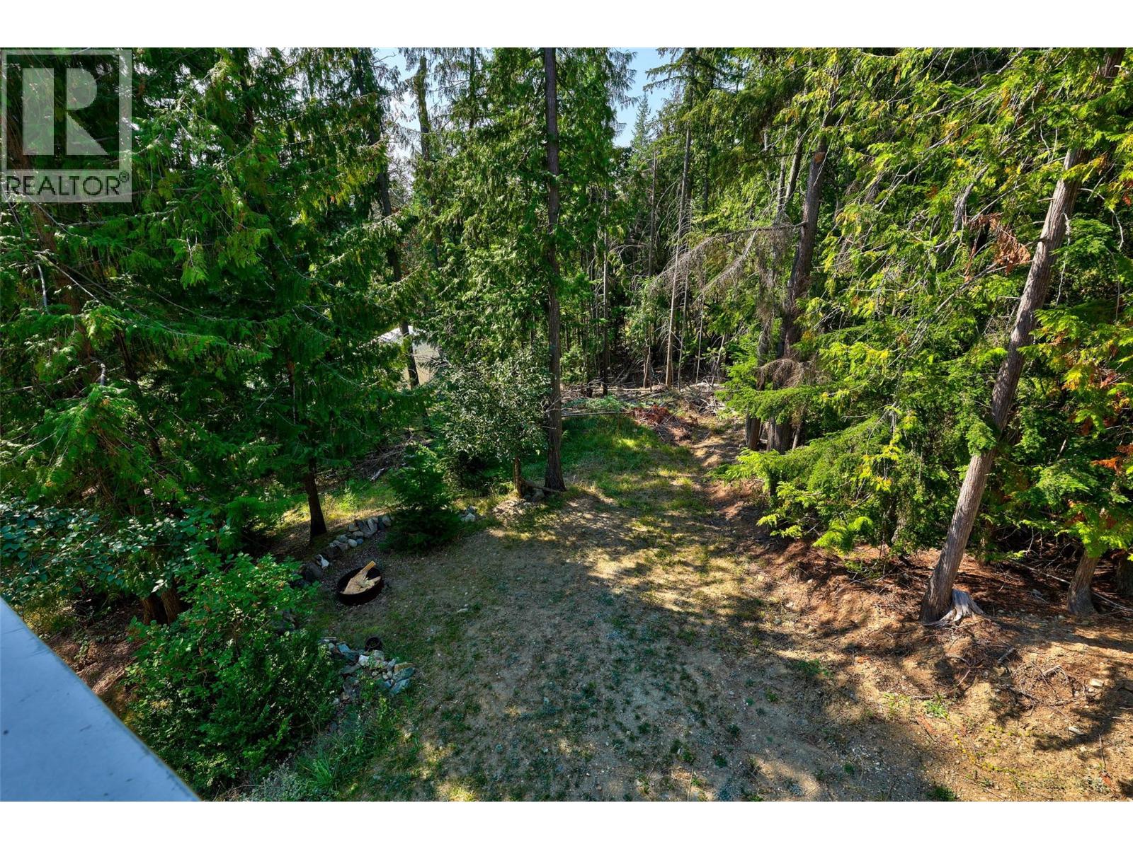 2725 Vickers Trail, Anglemont, British Columbia  V0E 1M8 - Photo 27 - 10385834