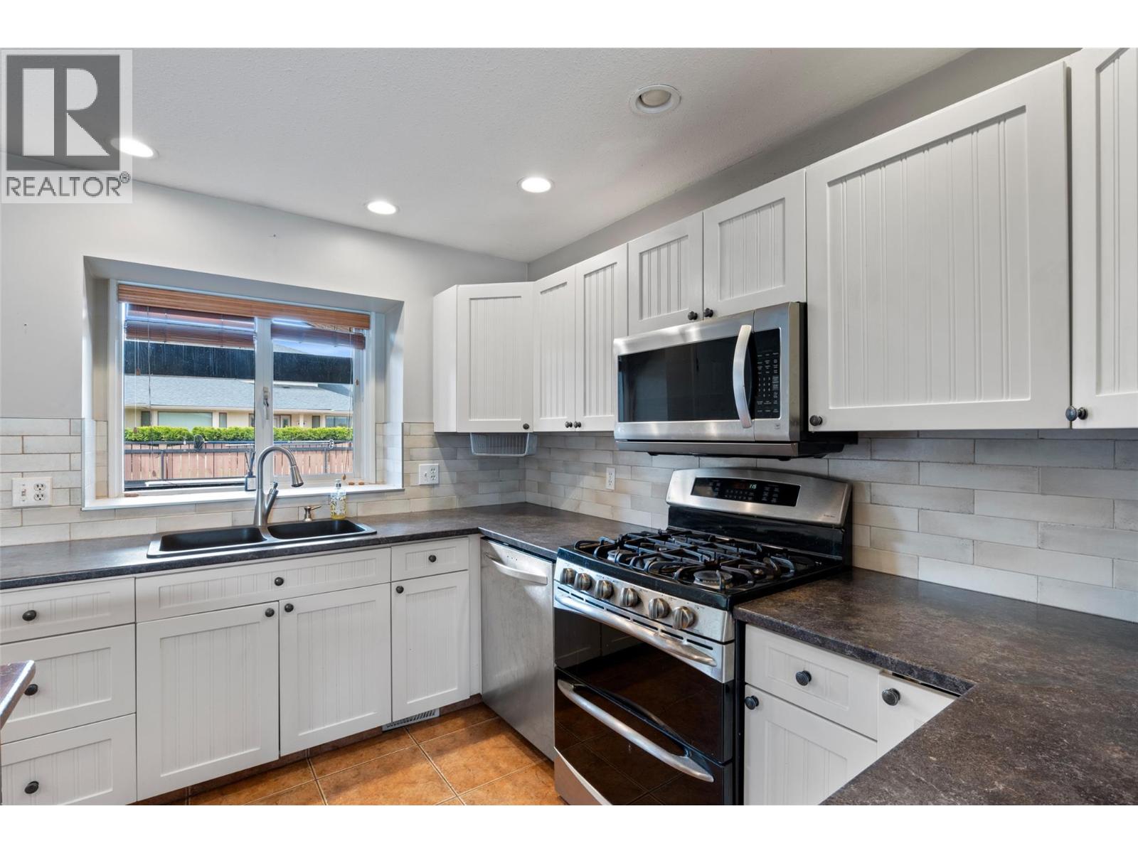 850 Windbreak Street, Kamloops, British Columbia  V2B 5P1 - Photo 10 - 10385454