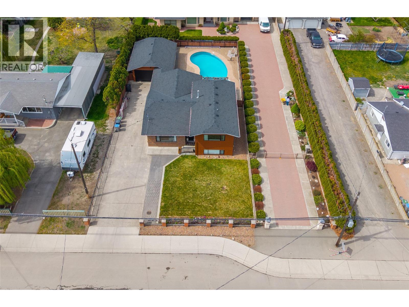 850 Windbreak Street, Kamloops, British Columbia  V2B 5P1 - Photo 33 - 10385454