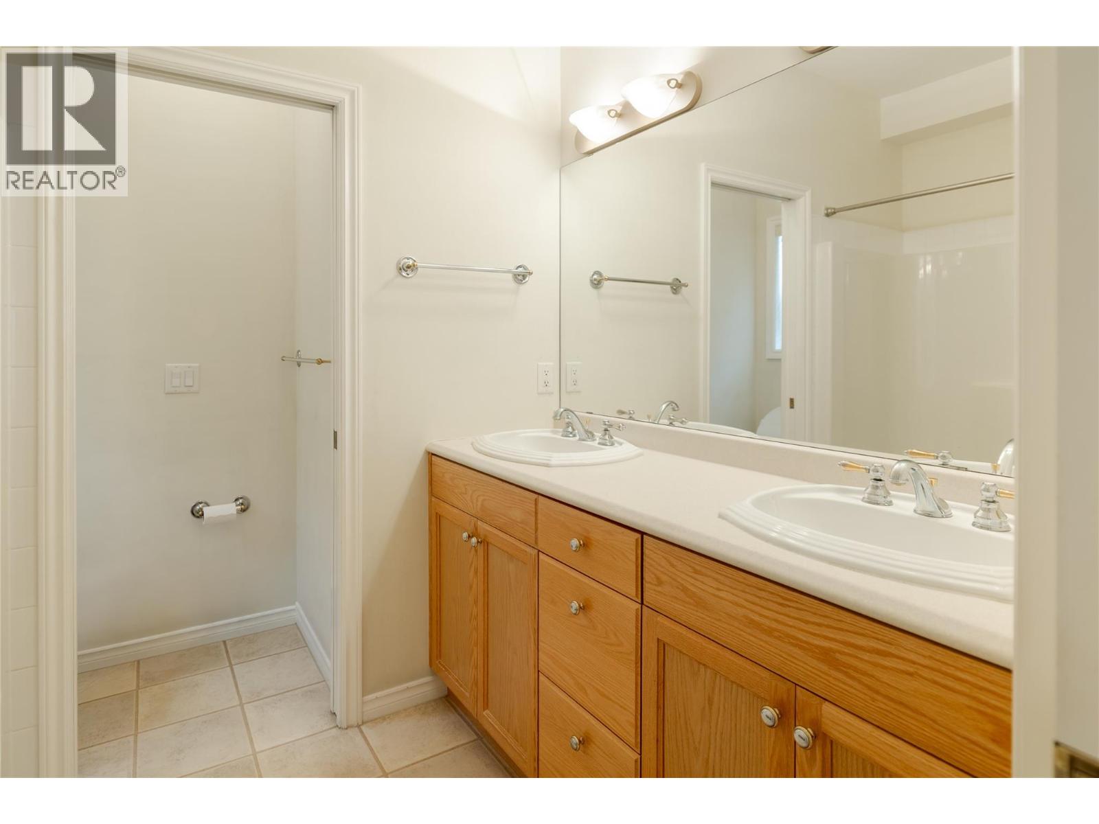 377 Mccarren Avenue, Kelowna, British Columbia  V1W 4W3 - Photo 17 - 10385353