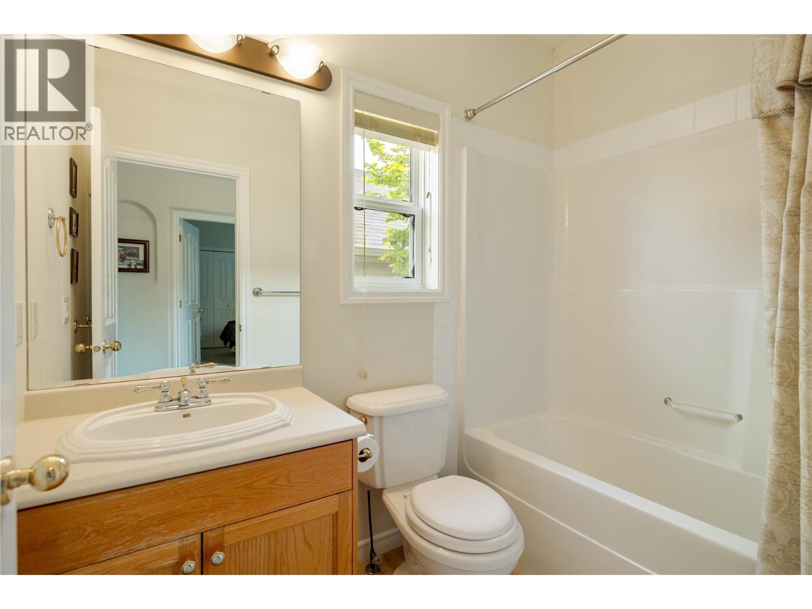 377 Mccarren Avenue, Kelowna, British Columbia  V1W 4W3 - Photo 20 - 10385353