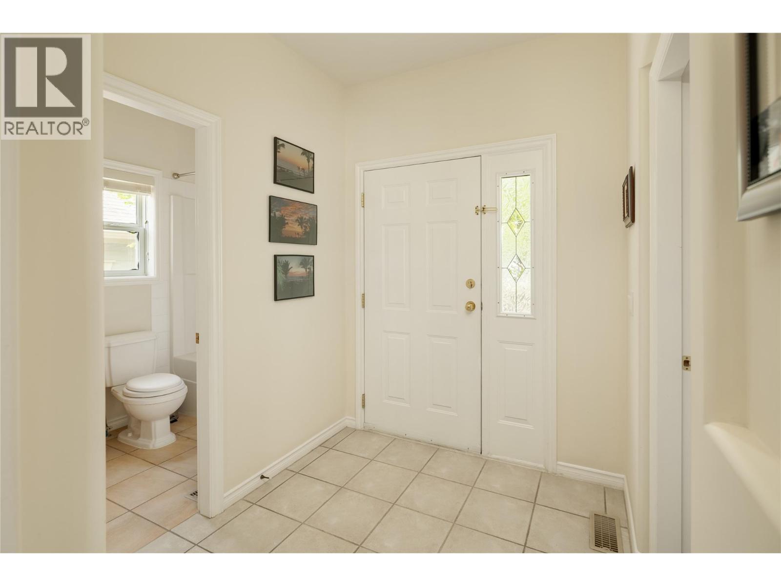 377 Mccarren Avenue, Kelowna, British Columbia  V1W 4W3 - Photo 21 - 10385353