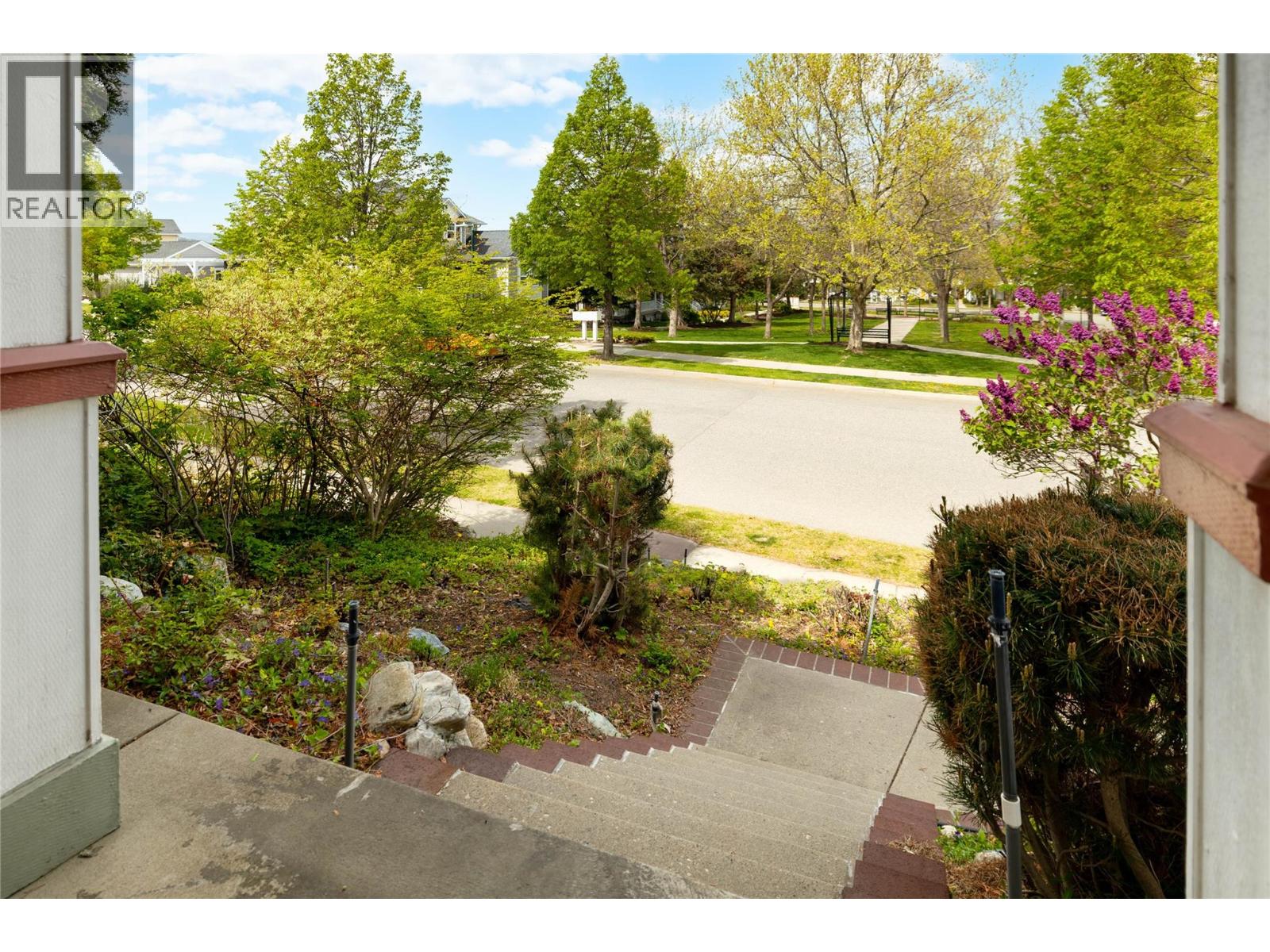 377 Mccarren Avenue, Kelowna, British Columbia  V1W 4W3 - Photo 31 - 10385353