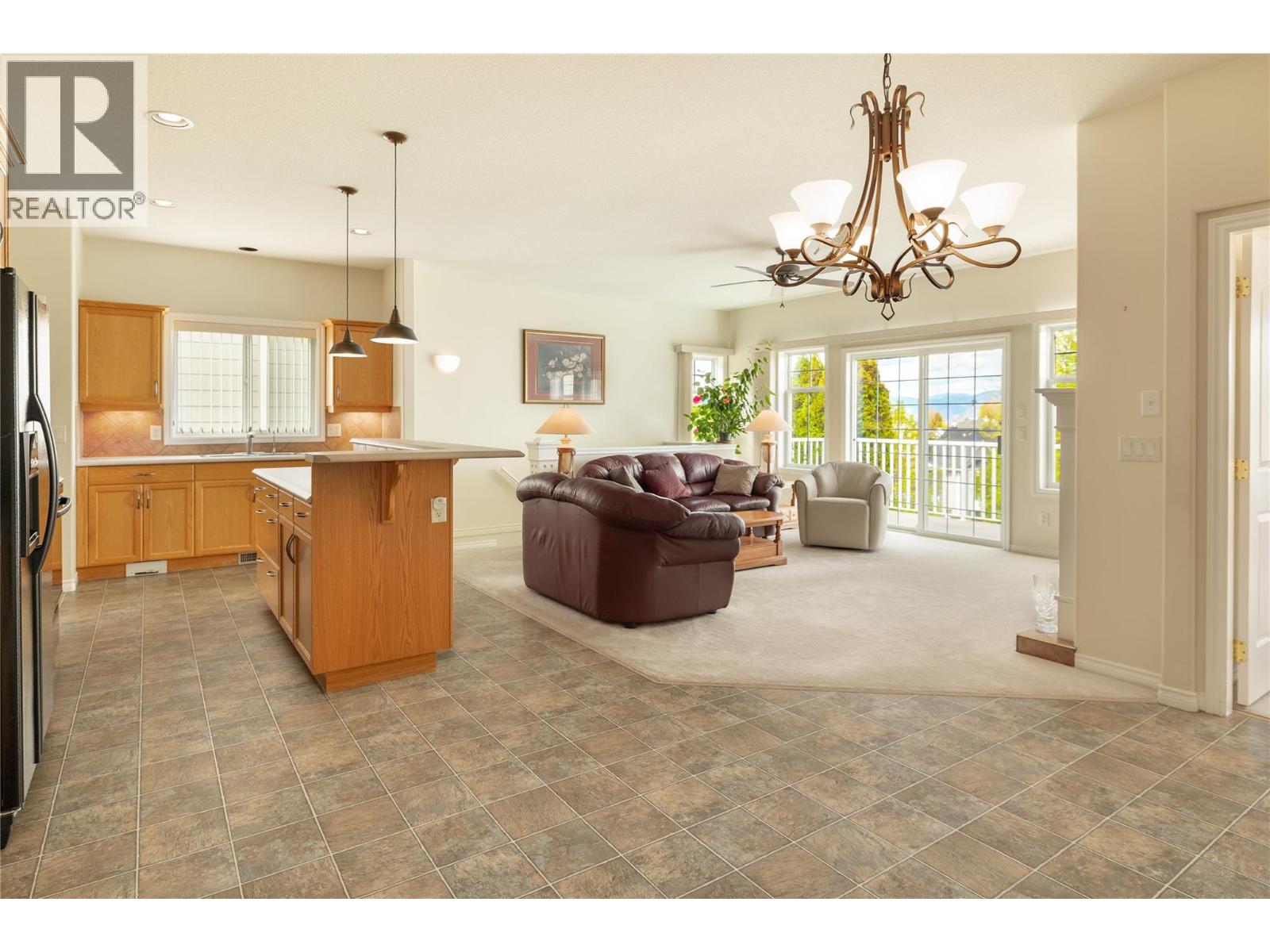 377 Mccarren Avenue, Kelowna, British Columbia  V1W 4W3 - Photo 6 - 10385353