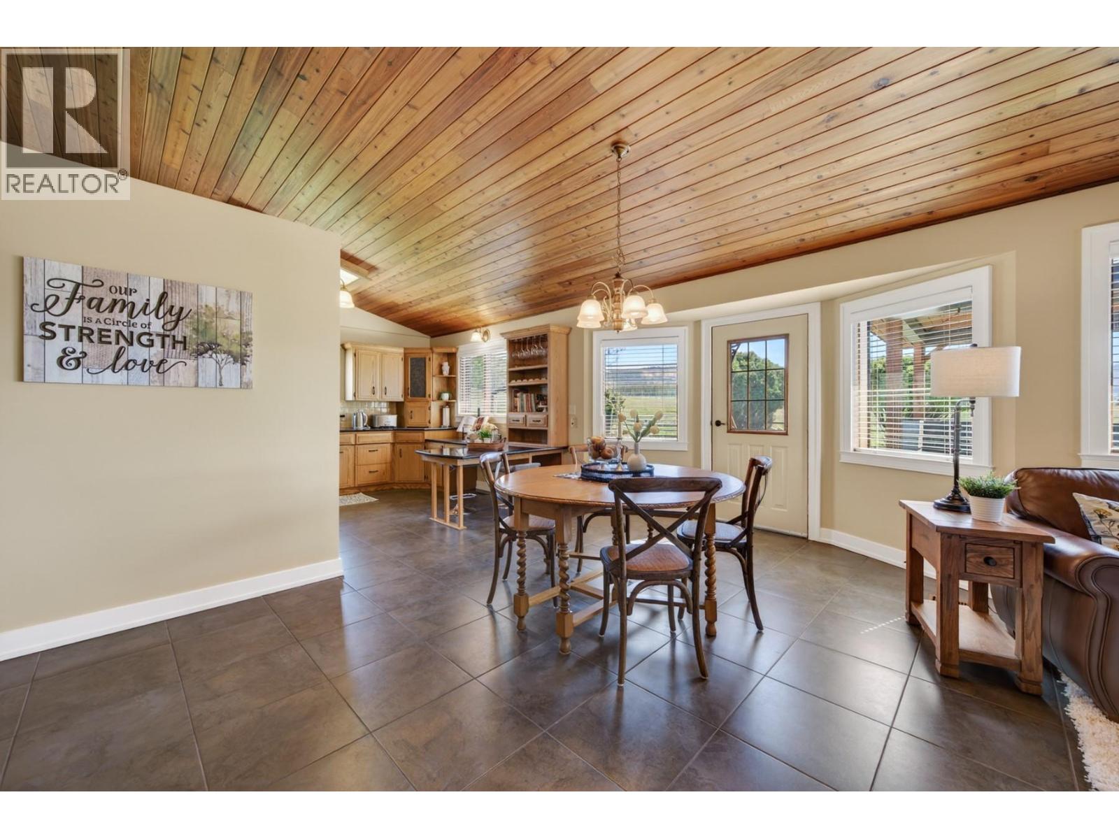 7390 River Heights Drive, Kamloops, British Columbia  V2H 0B9 - Photo 10 - 10383983