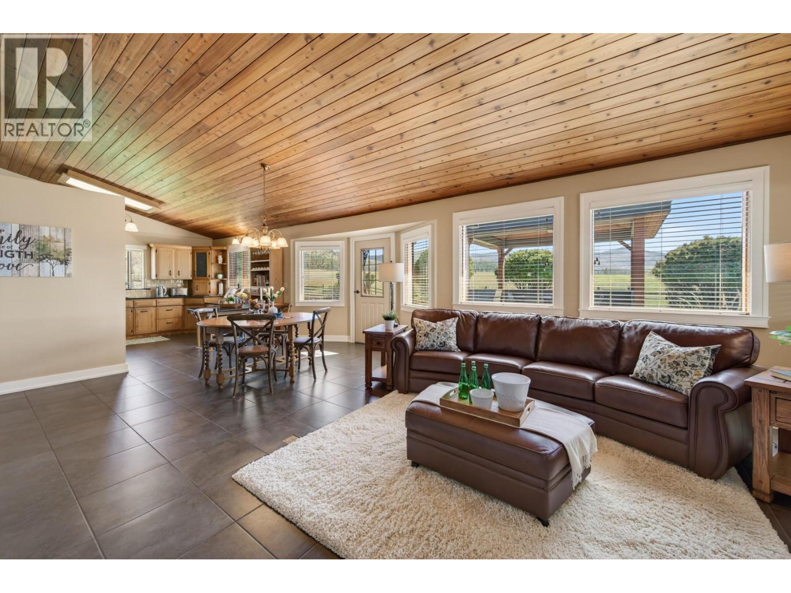 7390 River Heights Drive, Kamloops, British Columbia  V2H 0B9 - Photo 12 - 10383983