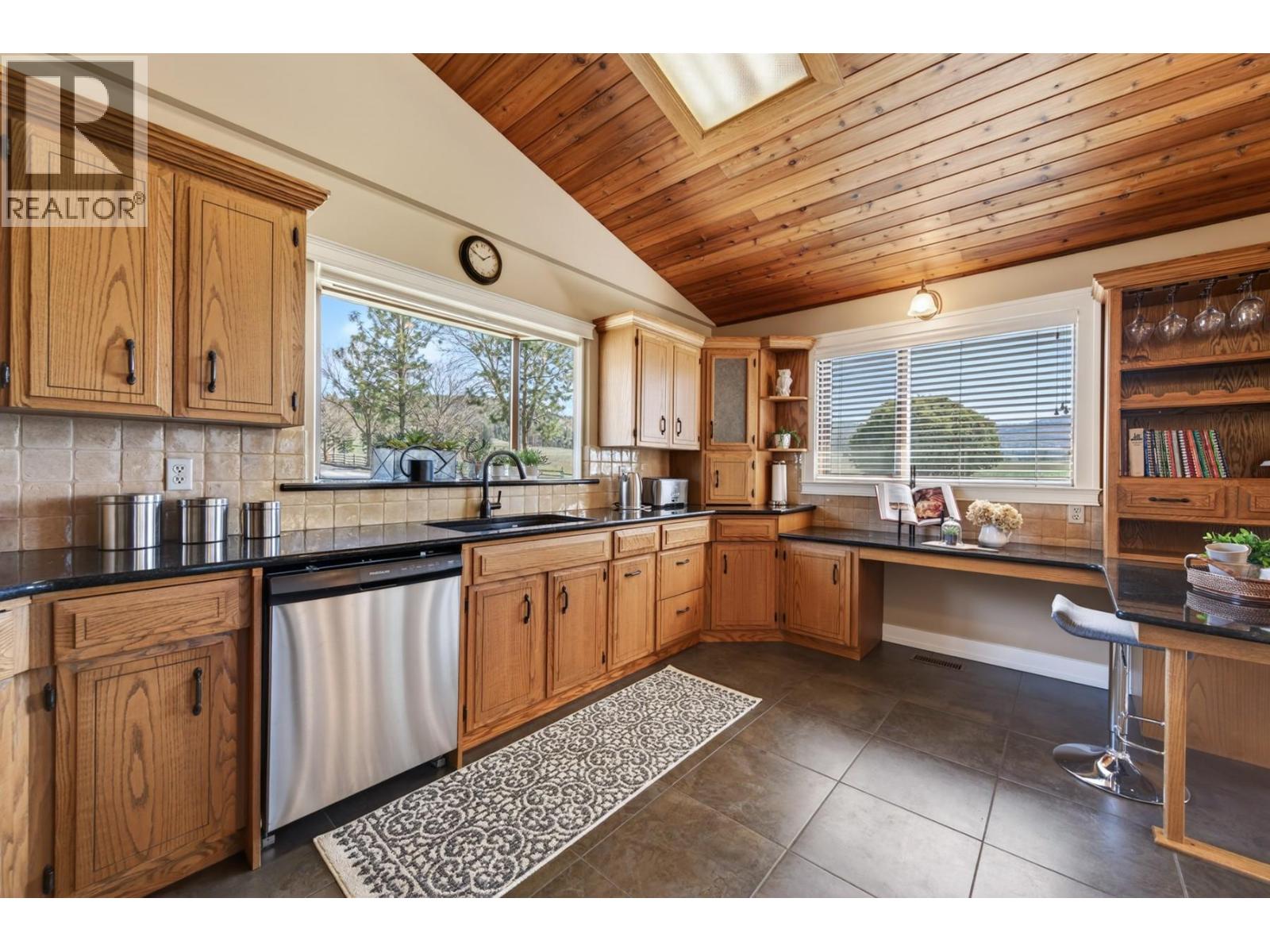 7390 River Heights Drive, Kamloops, British Columbia  V2H 0B9 - Photo 8 - 10383983