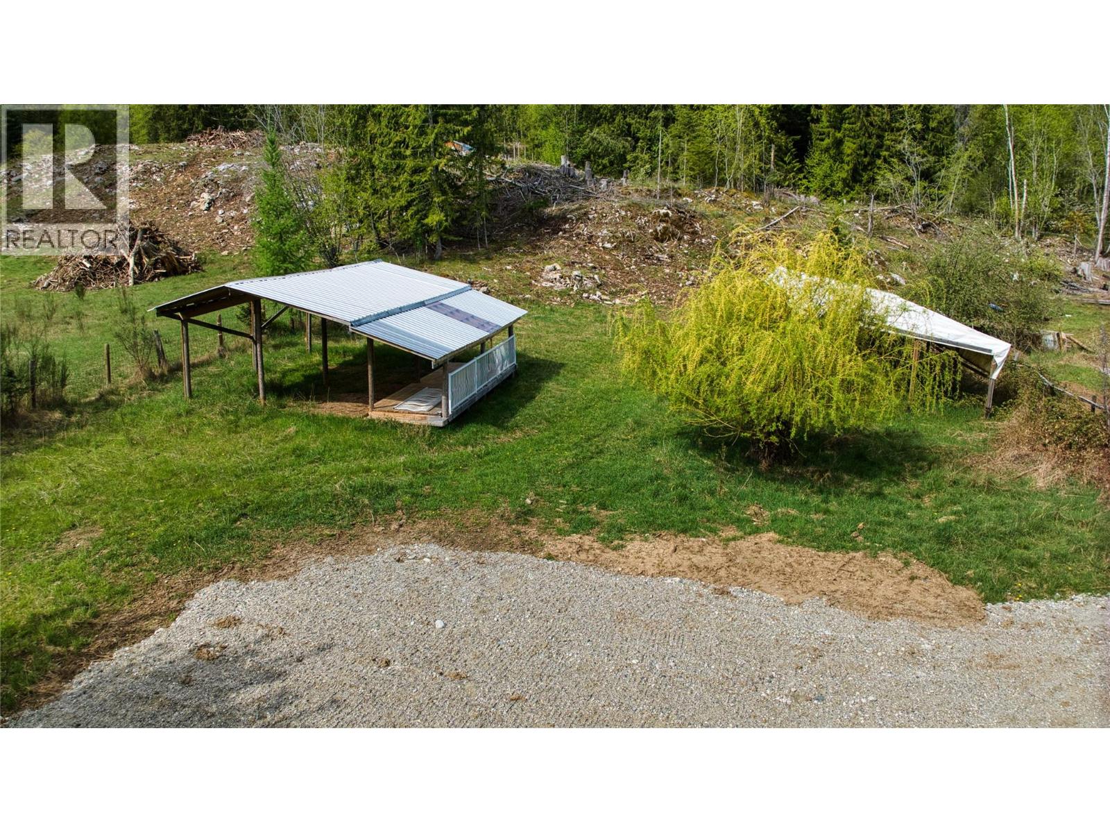15775 Peters Road Road, Crawford Bay, British Columbia  V0B 1E0 - Photo 10 - 10385850