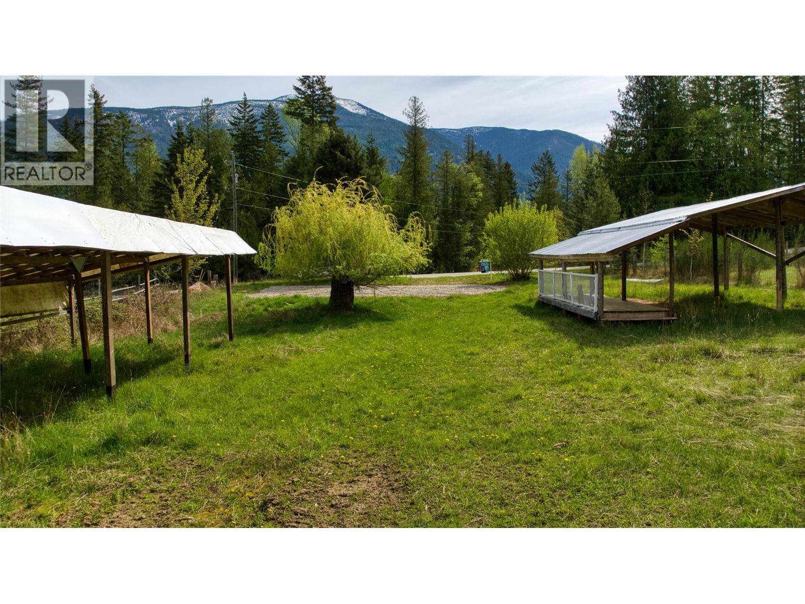 15775 Peters Road Road, Crawford Bay, British Columbia  V0B 1E0 - Photo 7 - 10385850
