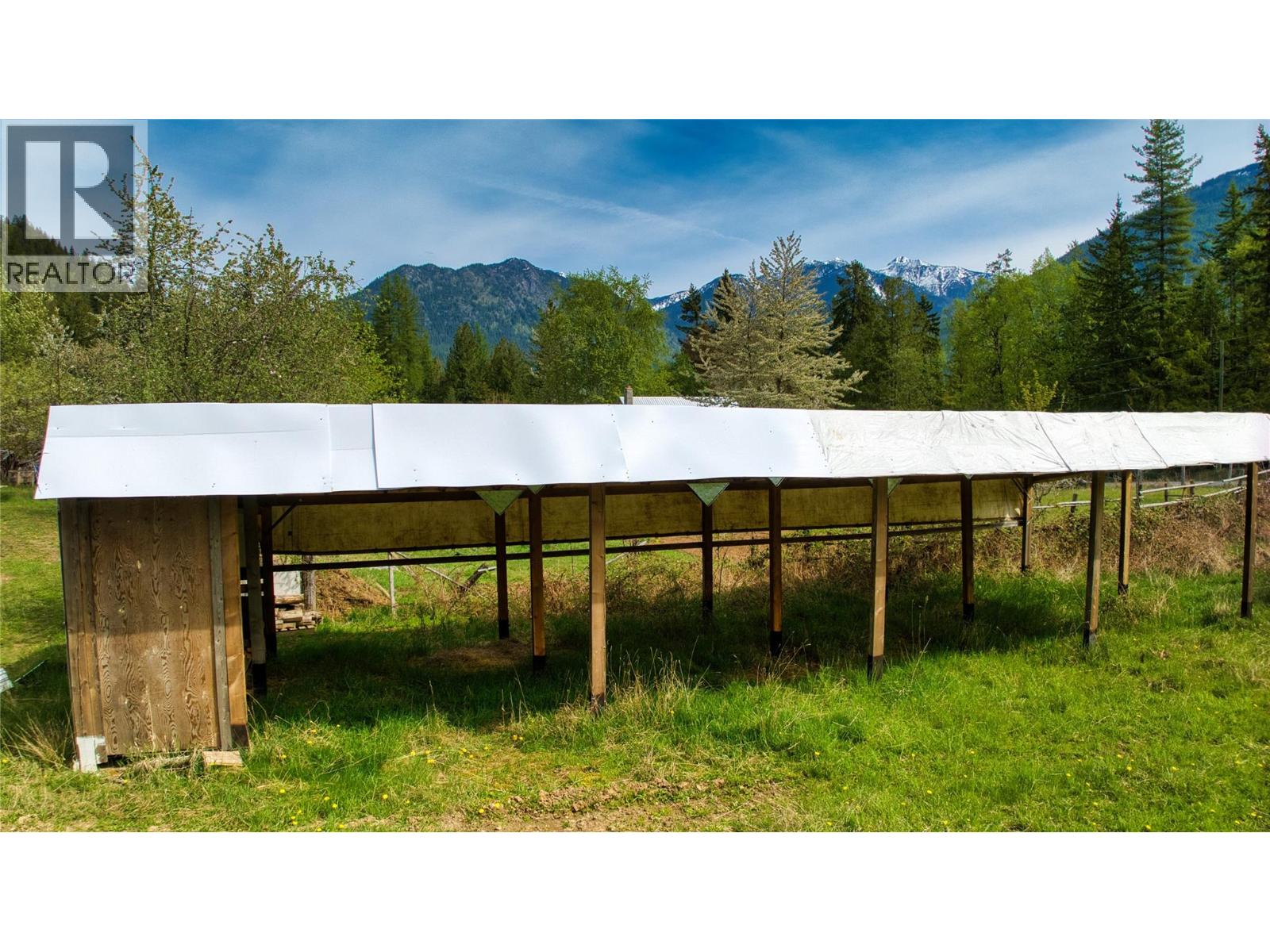 15775 Peters Road Road, Crawford Bay, British Columbia  V0B 1E0 - Photo 9 - 10385850