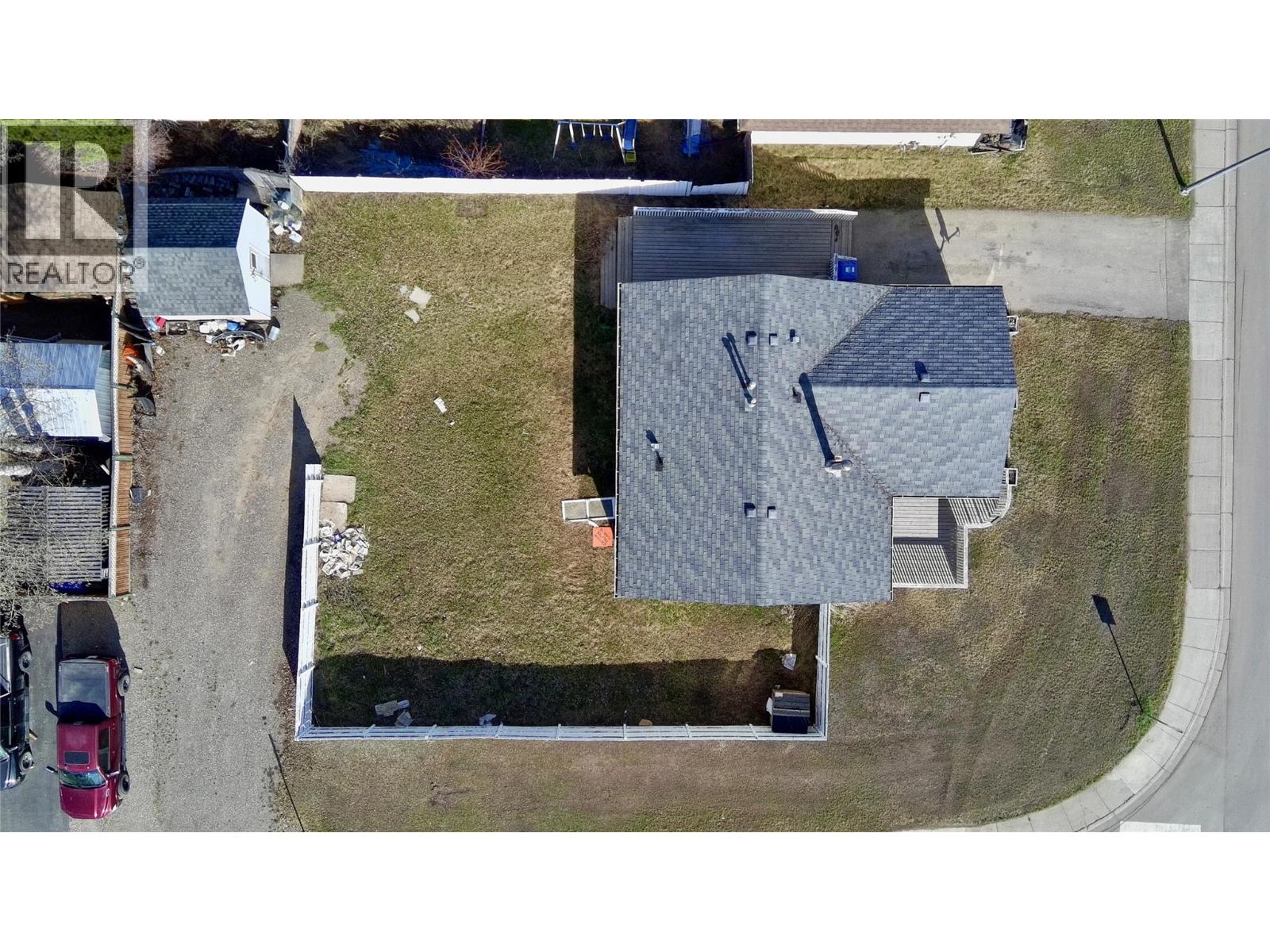 167 Bergeron Drive, Tumbler Ridge, British Columbia  V0C 2W0 - Photo 2 - 10383406