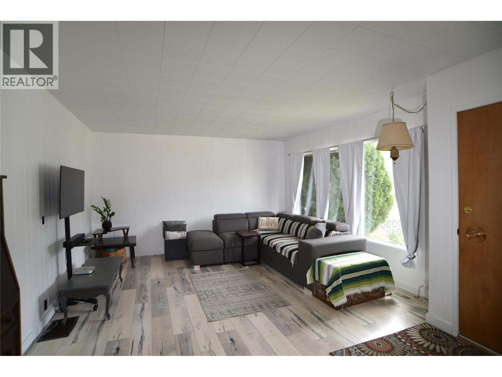 2227 Seventh Avenue, Trail, British Columbia  V1R 3C8 - Photo 11 - 10386050