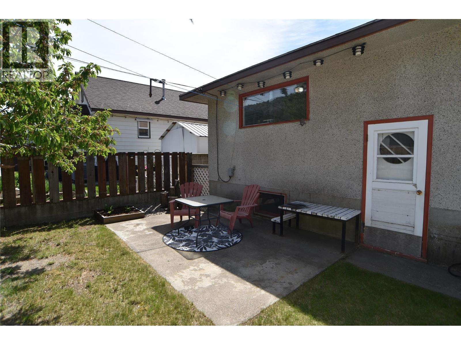 2227 Seventh Avenue, Trail, British Columbia  V1R 3C8 - Photo 5 - 10386050