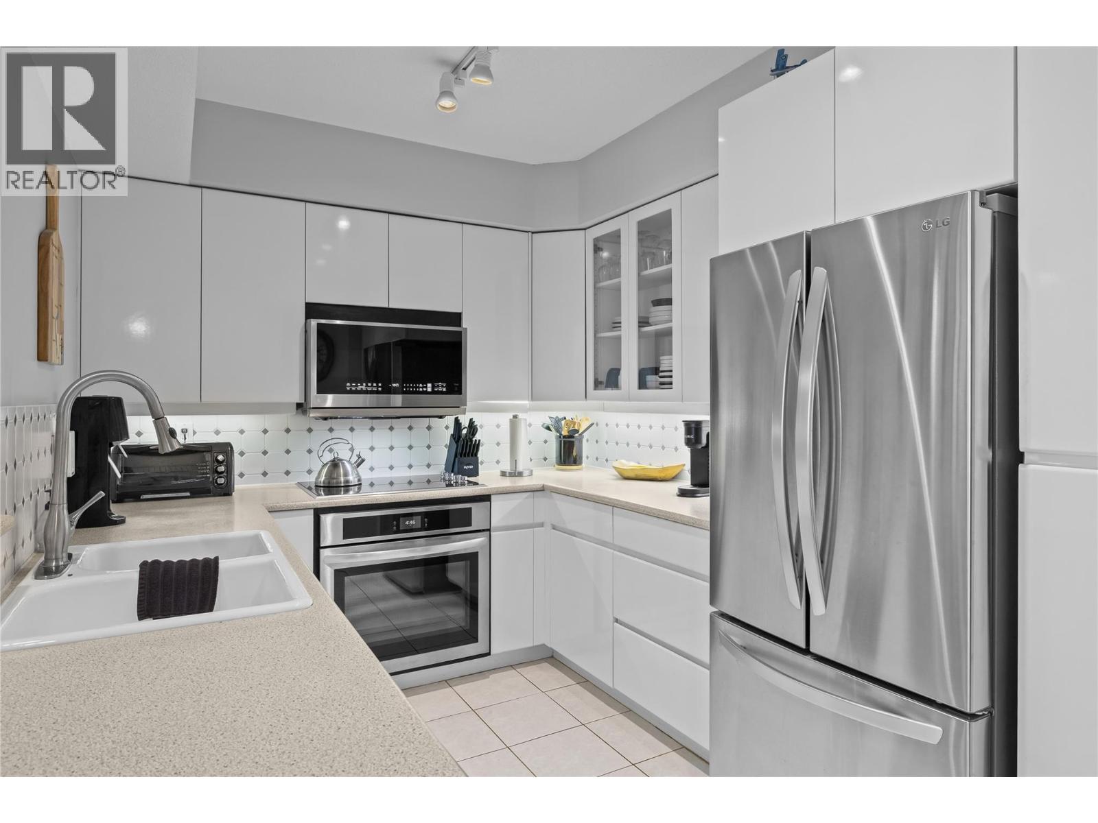 1152 Sunset Drive Unit# 706, Kelowna, British Columbia  V1Y 9R7 - Photo 4 - 10386003