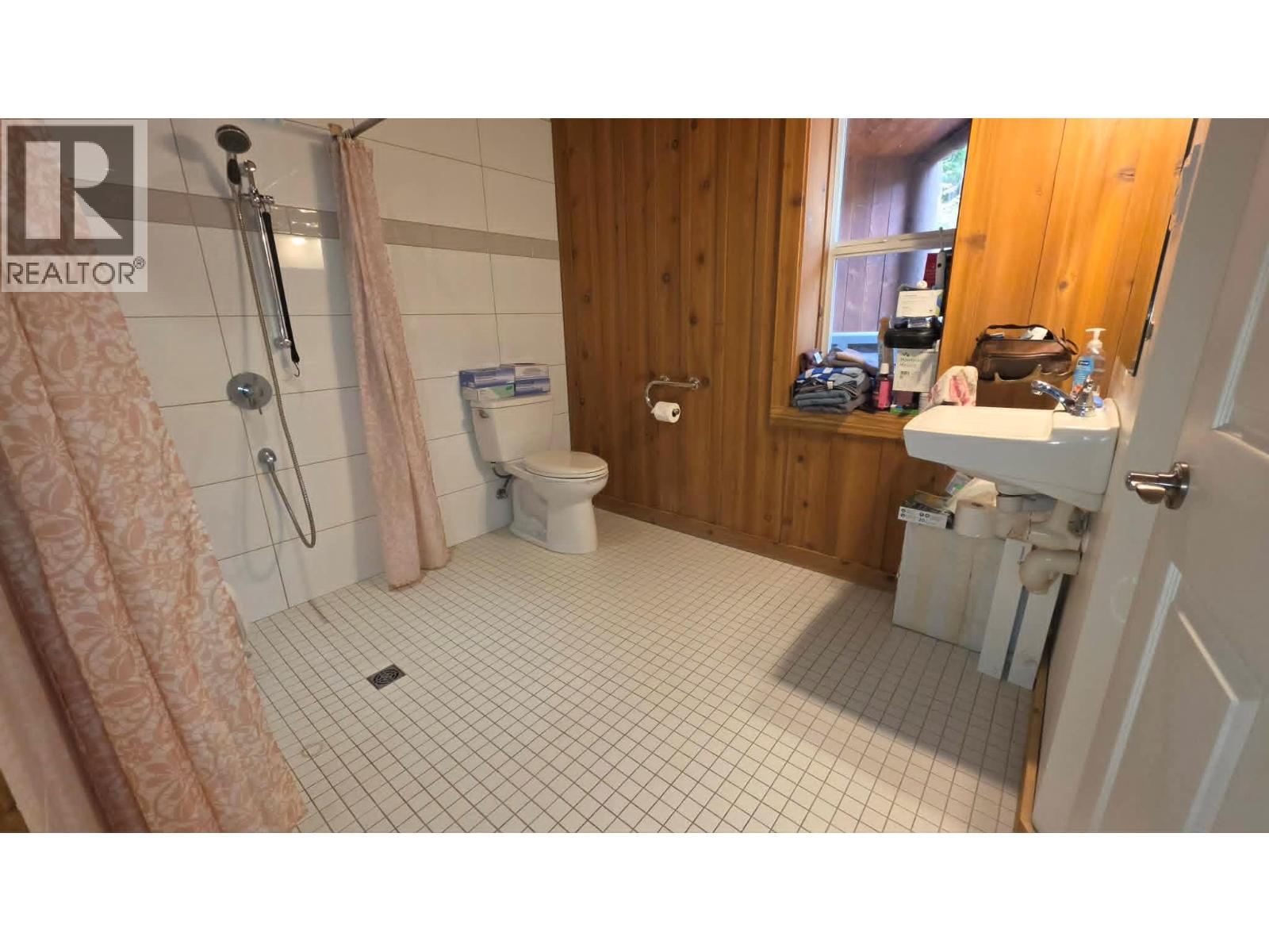 829 Bobbie Burns Road, Lumby, British Columbia  V0E 2G4 - Photo 10 - 10386023