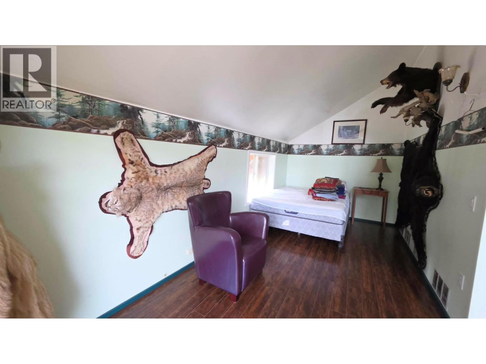 829 Bobbie Burns Road, Lumby, British Columbia  V0E 2G4 - Photo 13 - 10386023