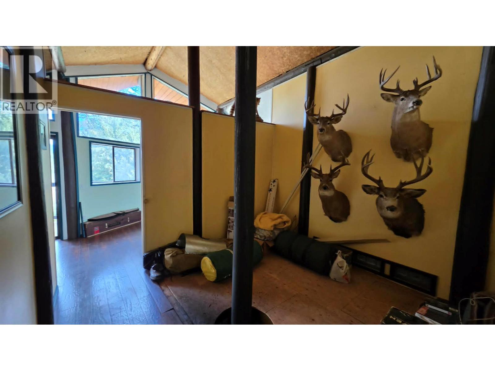 829 Bobbie Burns Road, Lumby, British Columbia  V0E 2G4 - Photo 17 - 10386023