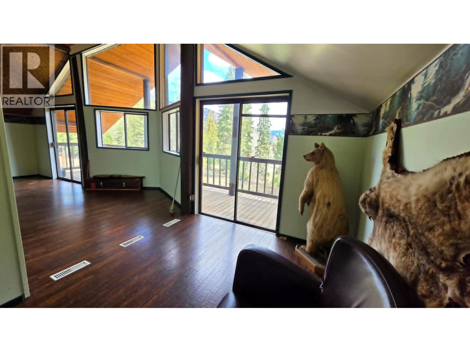 829 Bobbie Burns Road, Lumby, British Columbia  V0E 2G4 - Photo 18 - 10386023