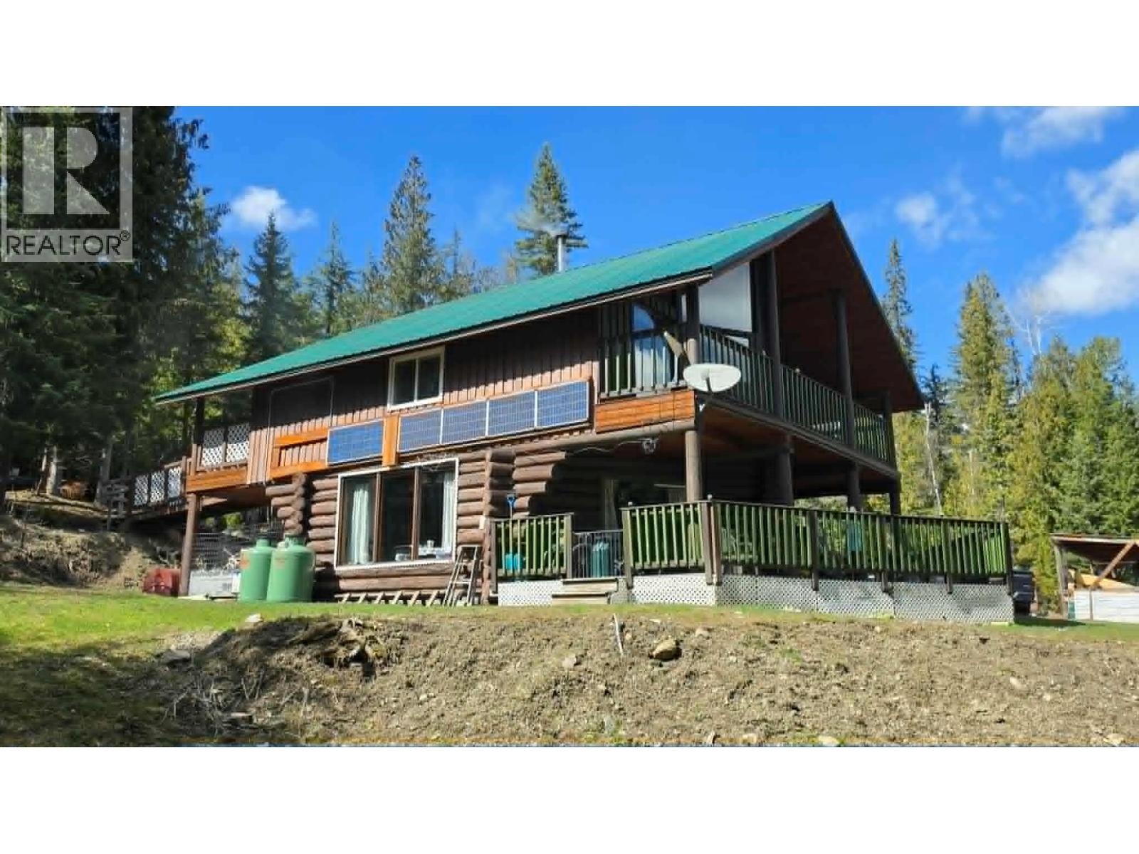 829 Bobbie Burns Road, Lumby, British Columbia  V0E 2G4 - Photo 2 - 10386023